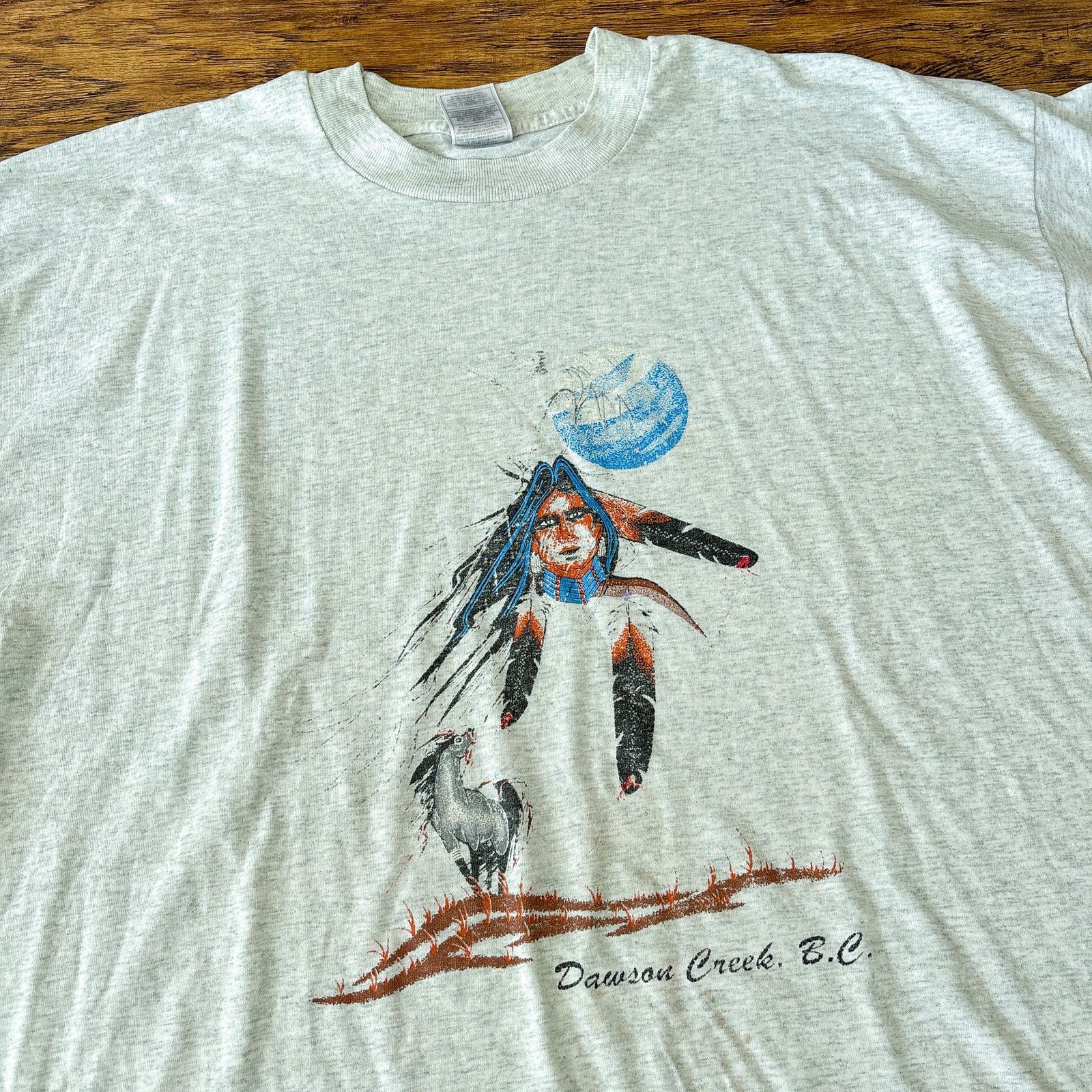 Fruit Of The Loom × Vintage Vtg Fruit of the Loom Dawson Creek BC Native American Shirt Size US XXL / EU 58 / 5 - 2 Thumbnail