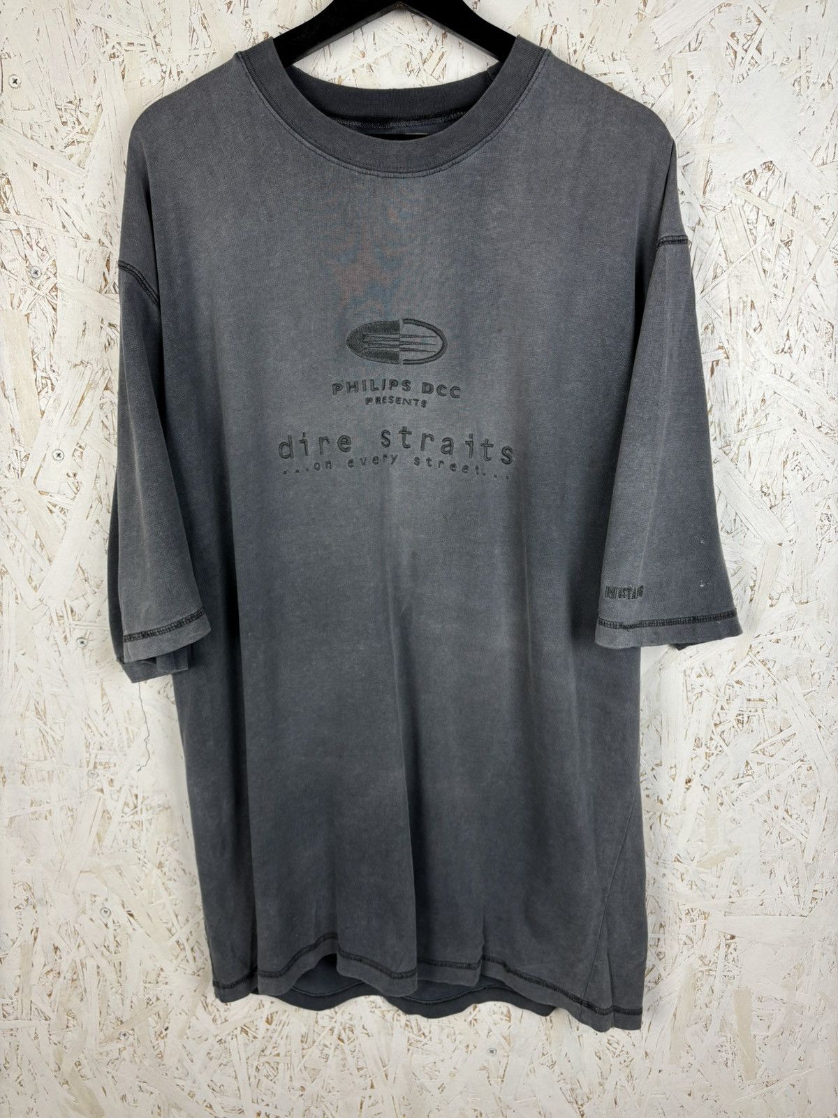 Band Tees 90s Dire Straits 1992 Tour Philips On Every Street Band Tee Size US XL / EU 56 / 4 - 1 Thumbnail