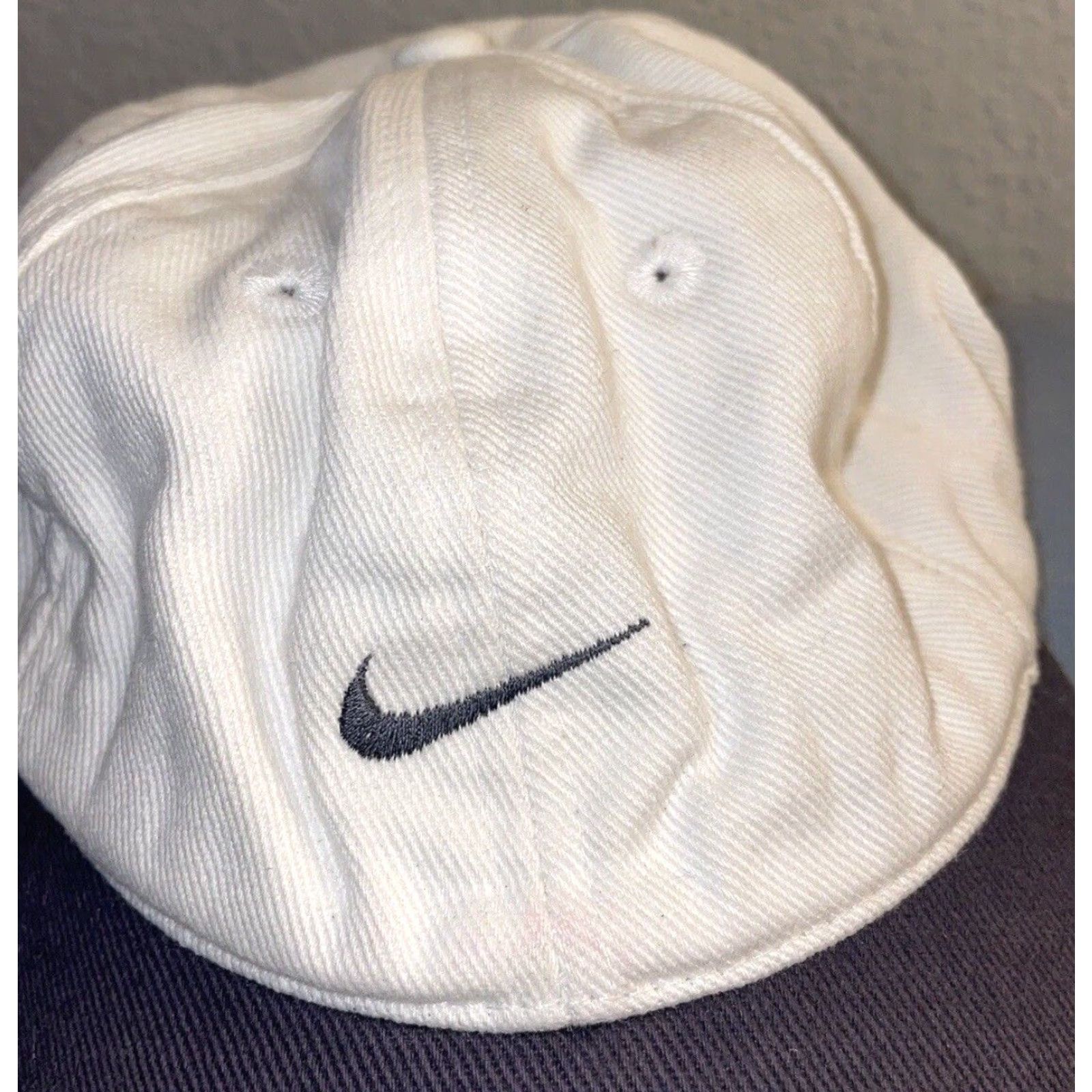 Nike VINTAGE Nike Tiger Woods Golf Fitted Hat Cap White Black Swoosh 7 3/8 Men Mens Size ONE SIZE - 3 Thumbnail