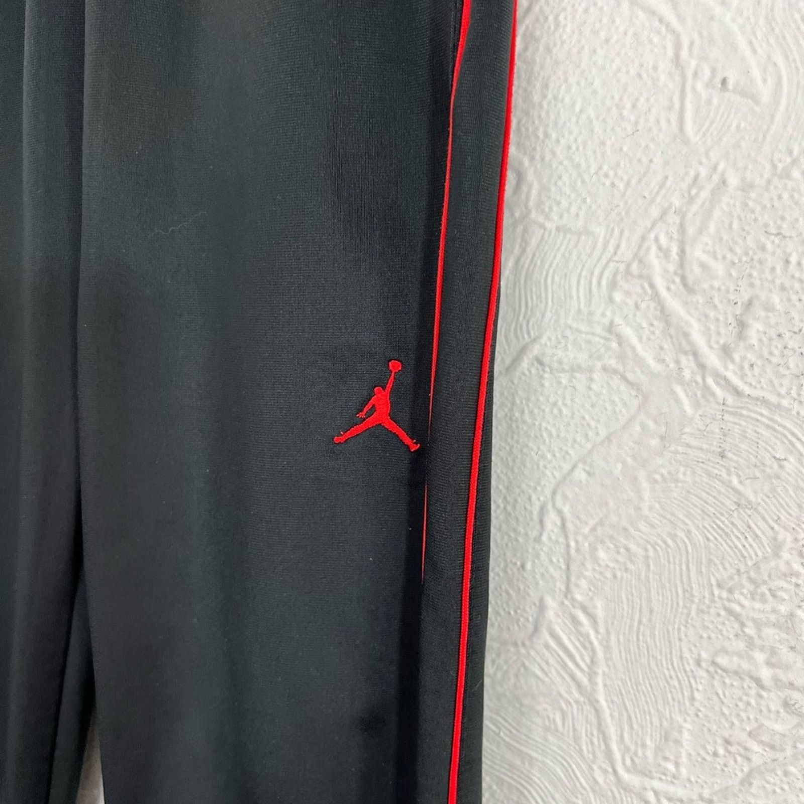 Jordan Brand Jordan Red Black Track Joggers Pants Youth Boys Size Medium Size 24" / US 00 / IT 34 - 4 Thumbnail