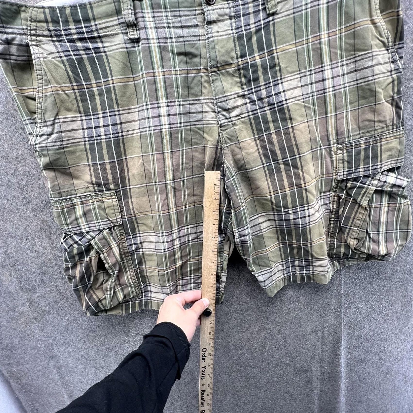 Eddie Bauer Eddie Bauer Cargo Shorts Mens 42 Green Plaid Cotton 11 Inseam Casual Pockets Size US 42 / EU 58 - 4 Thumbnail