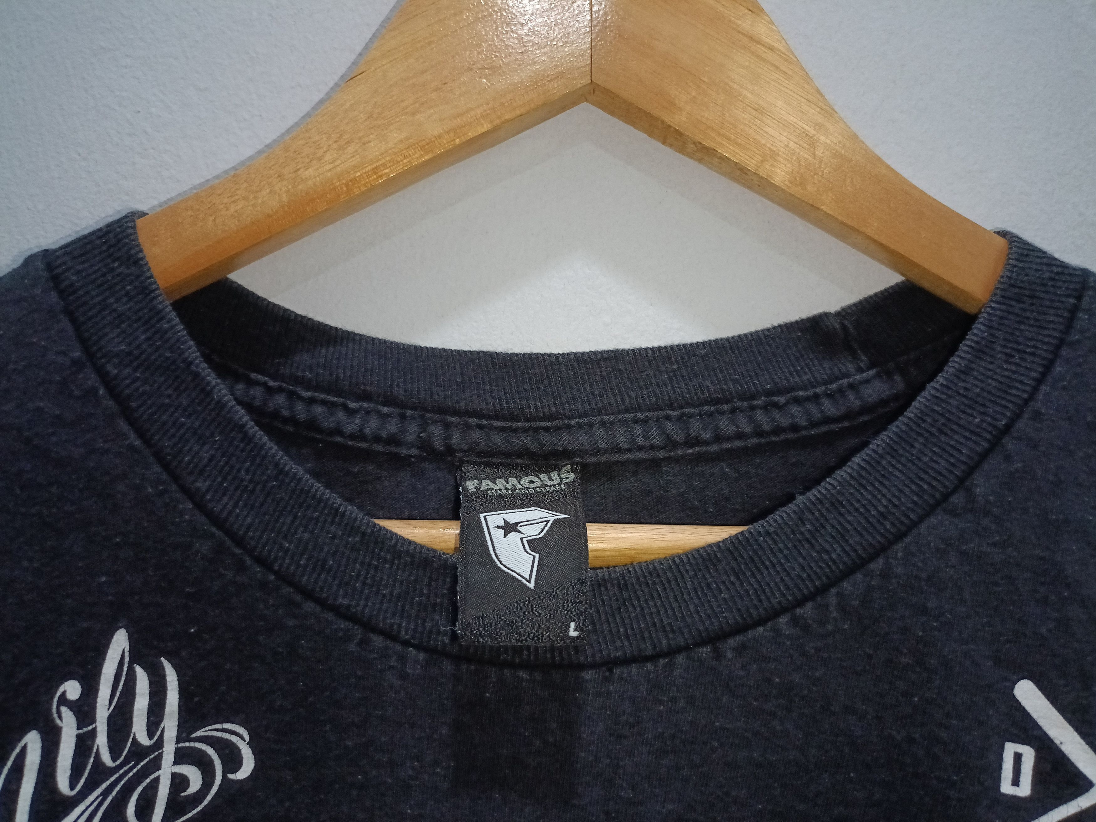 Famous Stars And Straps TSHIRT : FAMOUS STAR AND STRAPS - FAMILY Size US L / EU 52-54 / 3 - 5 Thumbnail
