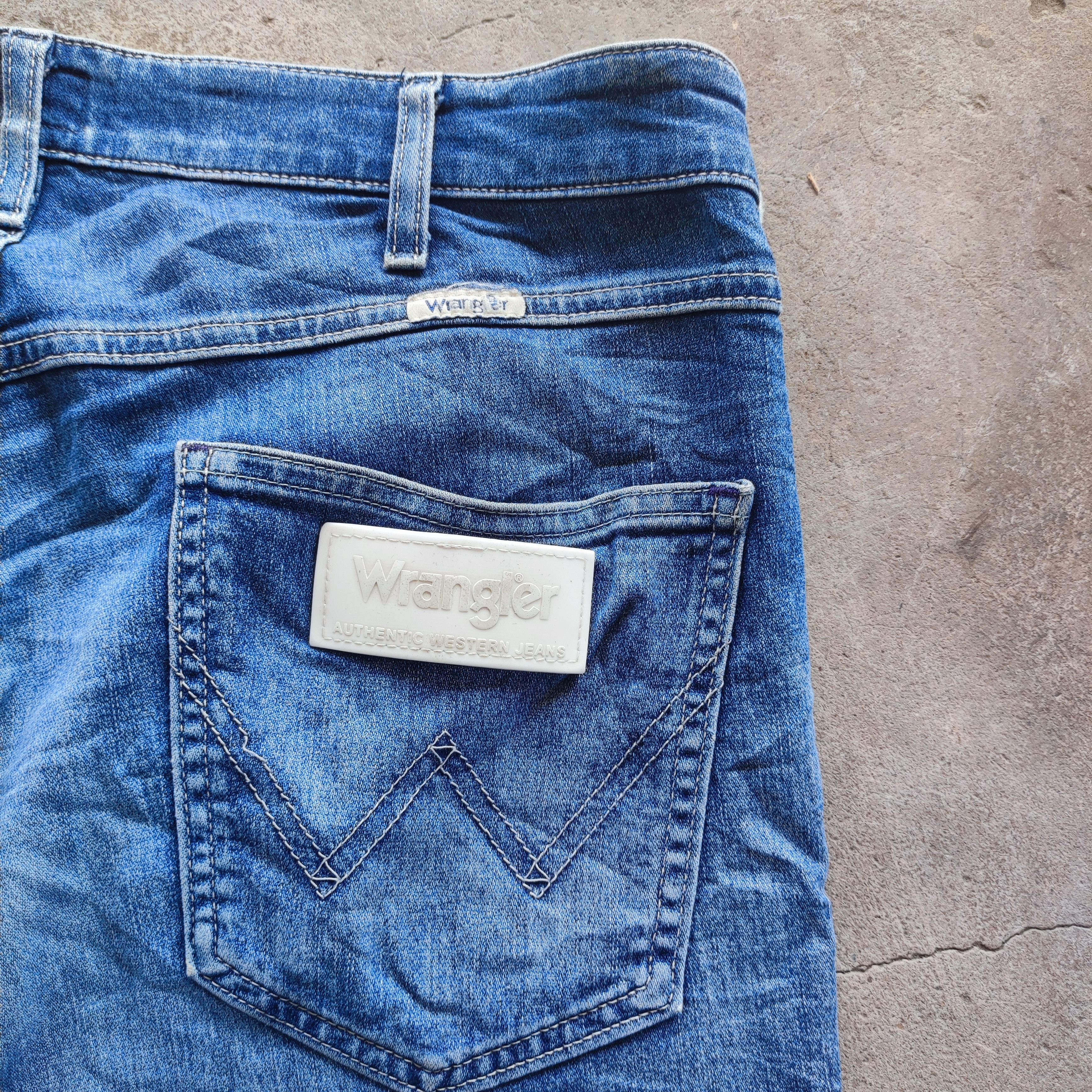 Wrangler Vintage Wrangler Brand Faded Jeans Ripped Pants Size US 37 - 11 Thumbnail