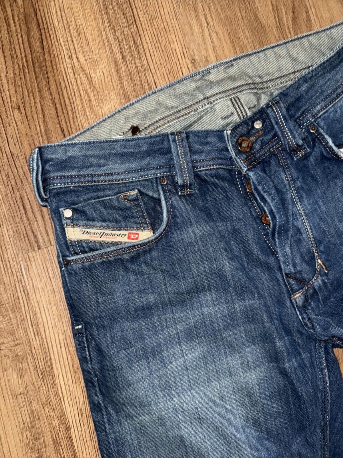 Diesel RARE ITALY Men's DIESEL YARIK STRAIGHT Jeans 28x32 Fit 30x32 Size US 30 / EU 46 - 7 Thumbnail