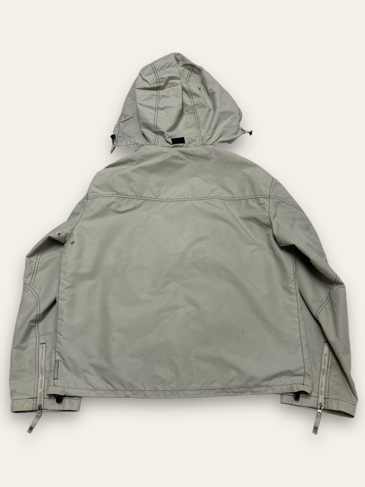 Armani Vintage ARMANI JEANS Grey Lightweight Hood Jacket Shell Size US XL / EU 56 / 4 - 11 Thumbnail