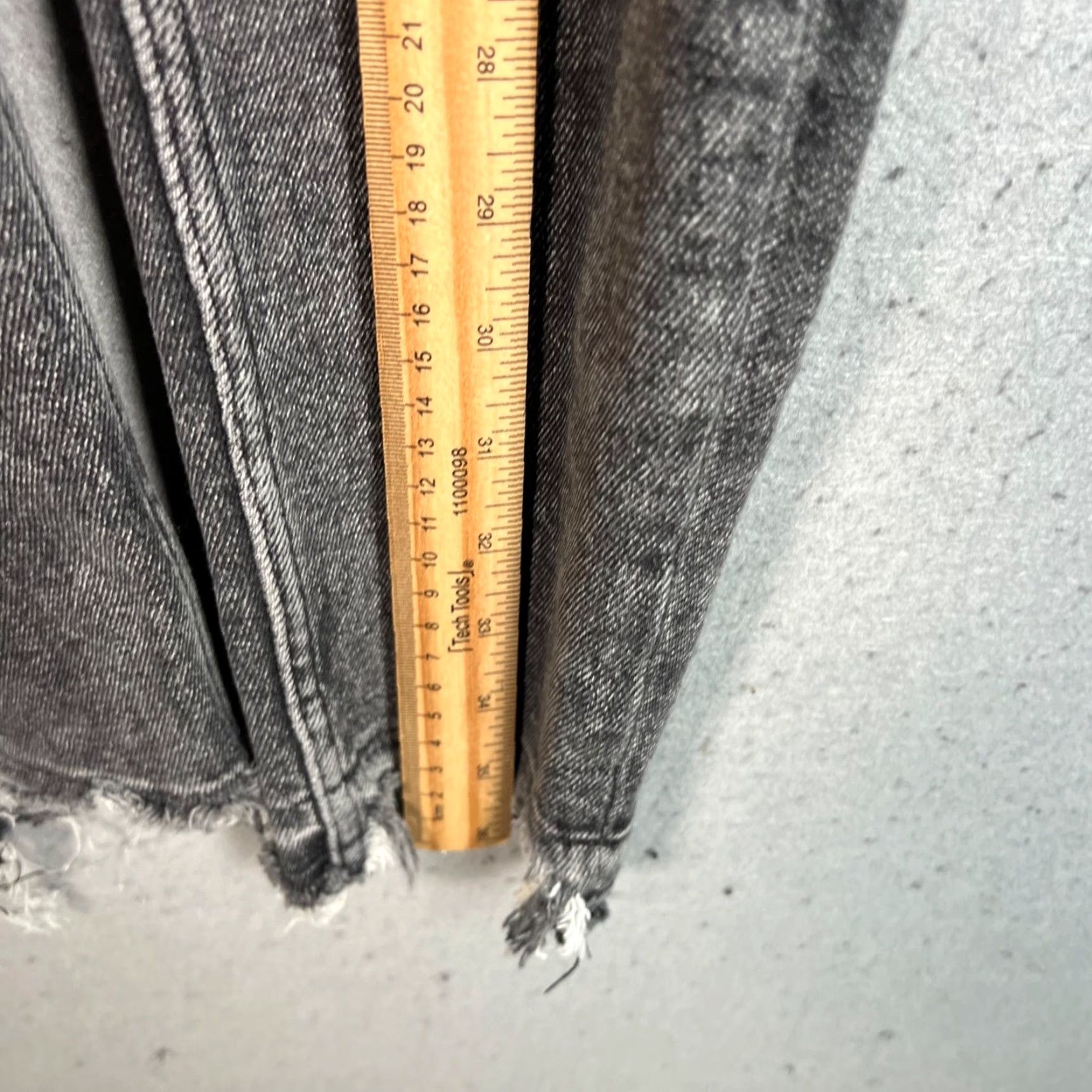 Allsaints AllSaints Womens Jeans Skinny Distressed 30 Gray Denim 5-Pocket Inseam 27 Adult Womens Size 30 Regular Slim/Mid Rise Frayed Hem Vintage No Size 30" / US 8 / IT 44 - 6 Thumbnail