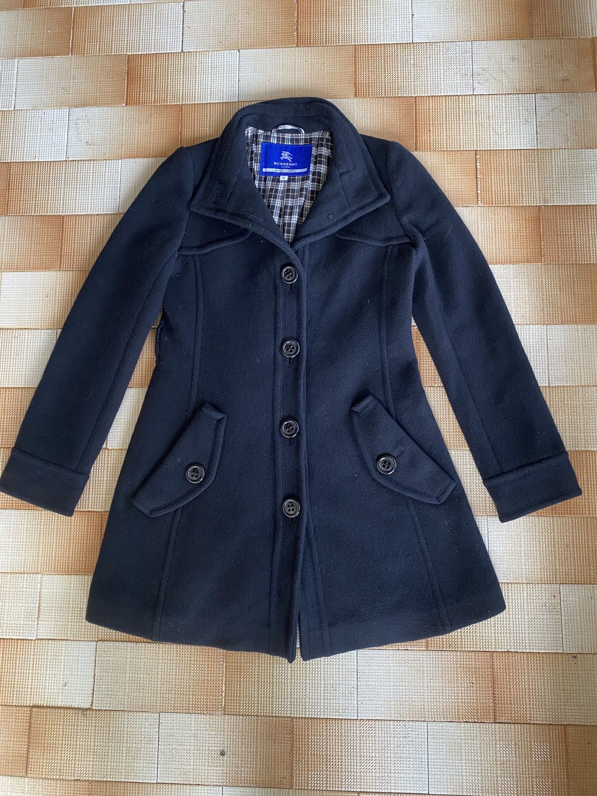 Burberry Vintage burberry jacket Size XS / US 0-2 / IT 36-38 - 1 Thumbnail