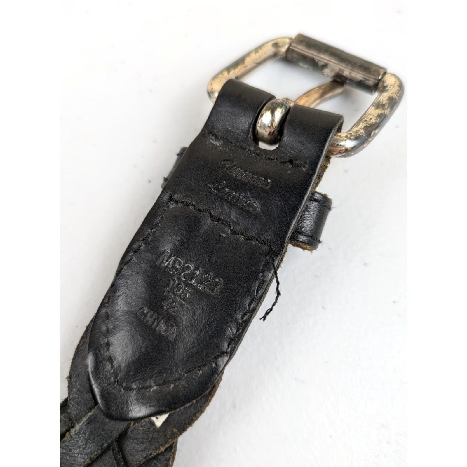 Fossil VINTAGE Fossil Belt Mens 42" Black Leather Braided 90s Y2K Mens Belt Braided/Woven Leather 42 Black 90s Y2K Mens Size 42 - 4 Thumbnail