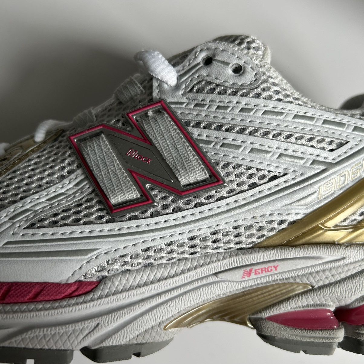 New Balance NEW BALANCE U1906RH 'Silver Metallic Dragon Berry Womens 7.5 Size US 7.5 / IT 37.5 - 7 Thumbnail