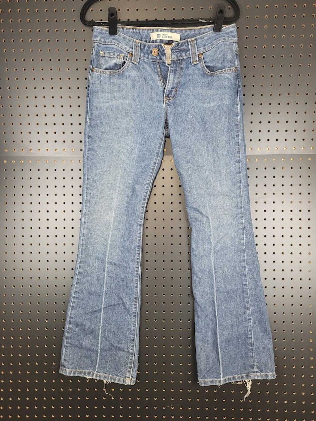 Gap GAP Curvy Low Rise Light Wash Denim Jeans Size 6 Size 28" / US 6 / IT 42 - 1 Thumbnail