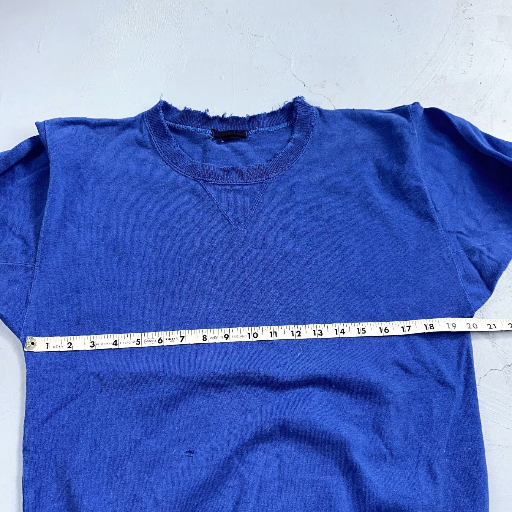 Vintage VINTAGE 1970s VTG Blue Sweatshirt Crewneck USA Long Sleeve Unbranded Mens L USA Football Logo Solid Crew Neck Pullover Shirt Sweatshirt Size US L / EU 52-54 / 3 - 5 Thumbnail