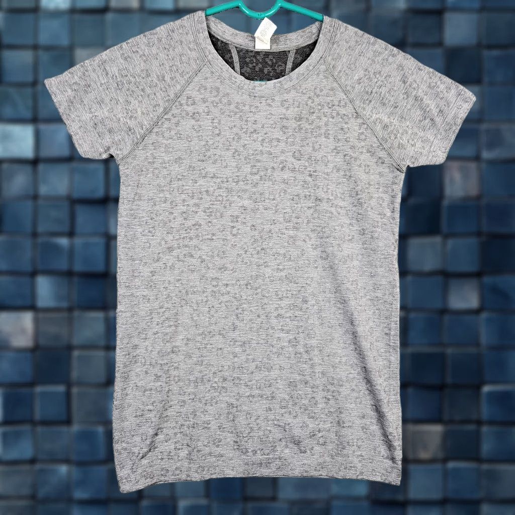 Athleta Athleta Women's Gray Floral Printed Short Sleeve Top Size S Size S / US 4 / IT 40 - 1 Thumbnail
