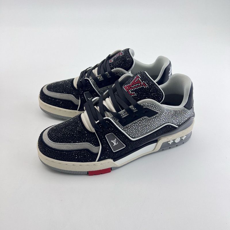 Louis Vuitton Louis Vuitton Stylish Low-Top Trainers for Men 0079 Size US 6.5 / EU 39-40 - 1 Thumbnail