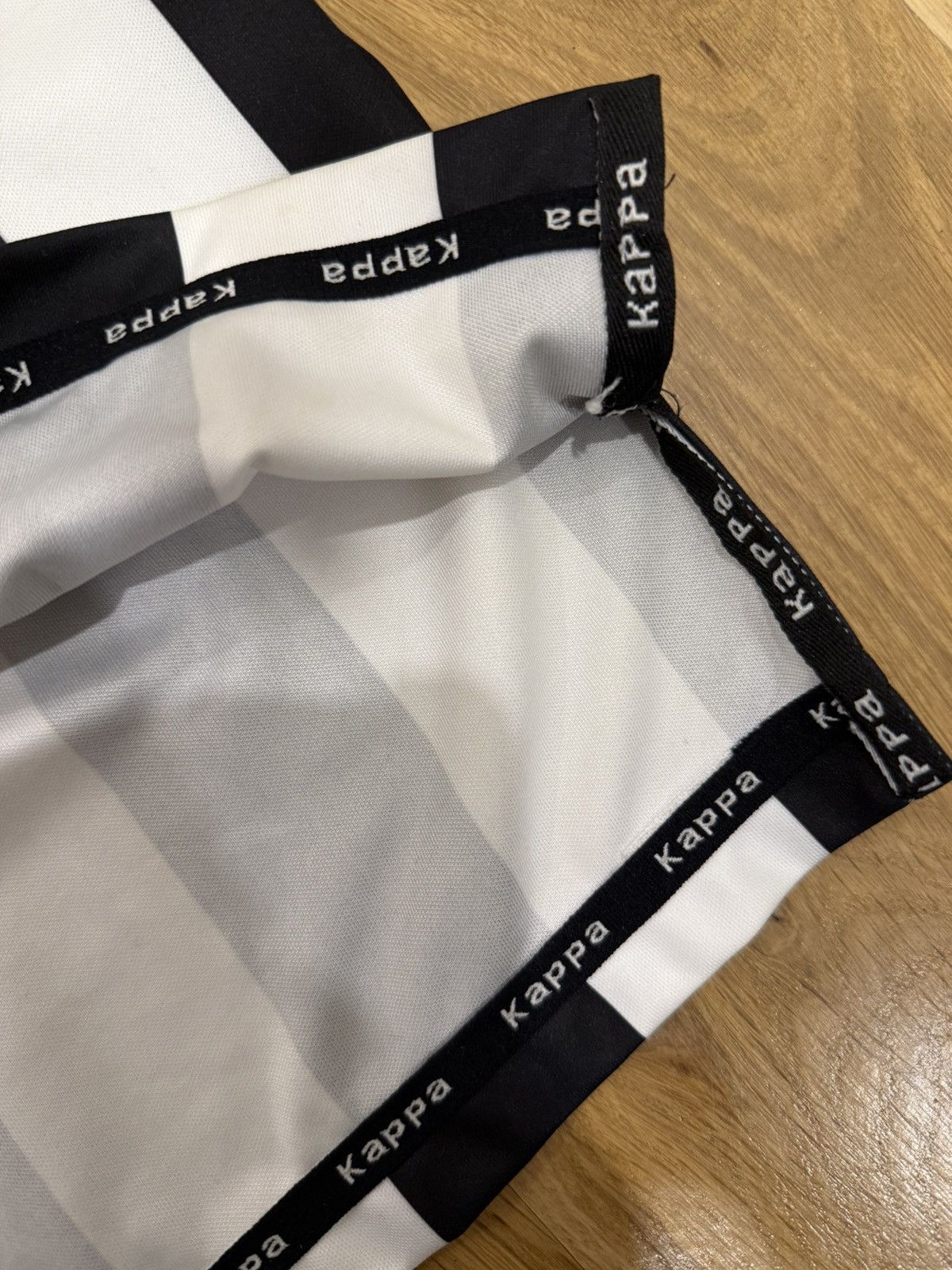 Vintage 1999-00 Juventus Kappa Home Shirt - Davids #26 (M)