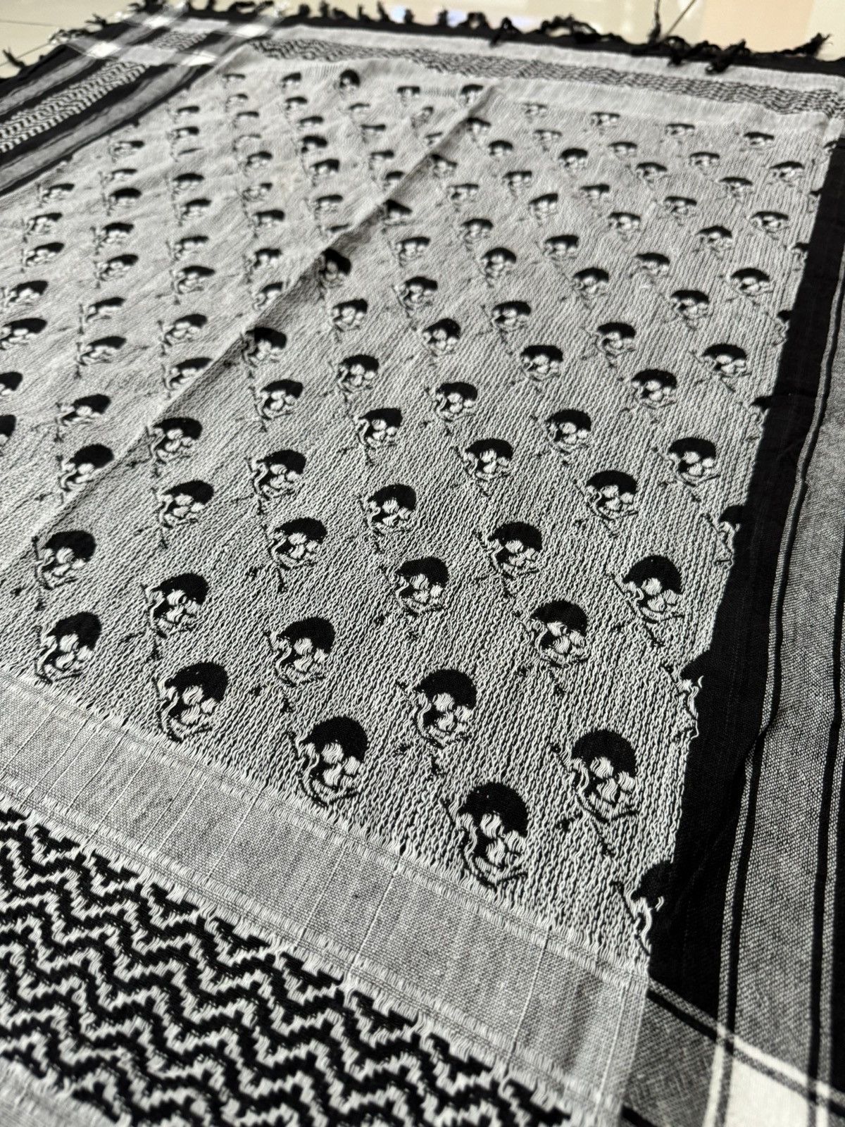 Other SKULLS MOTIVE KEFFIYEH SHEMAGH ARABIC STYLE SCARF Size ONE SIZE - 9 Thumbnail
