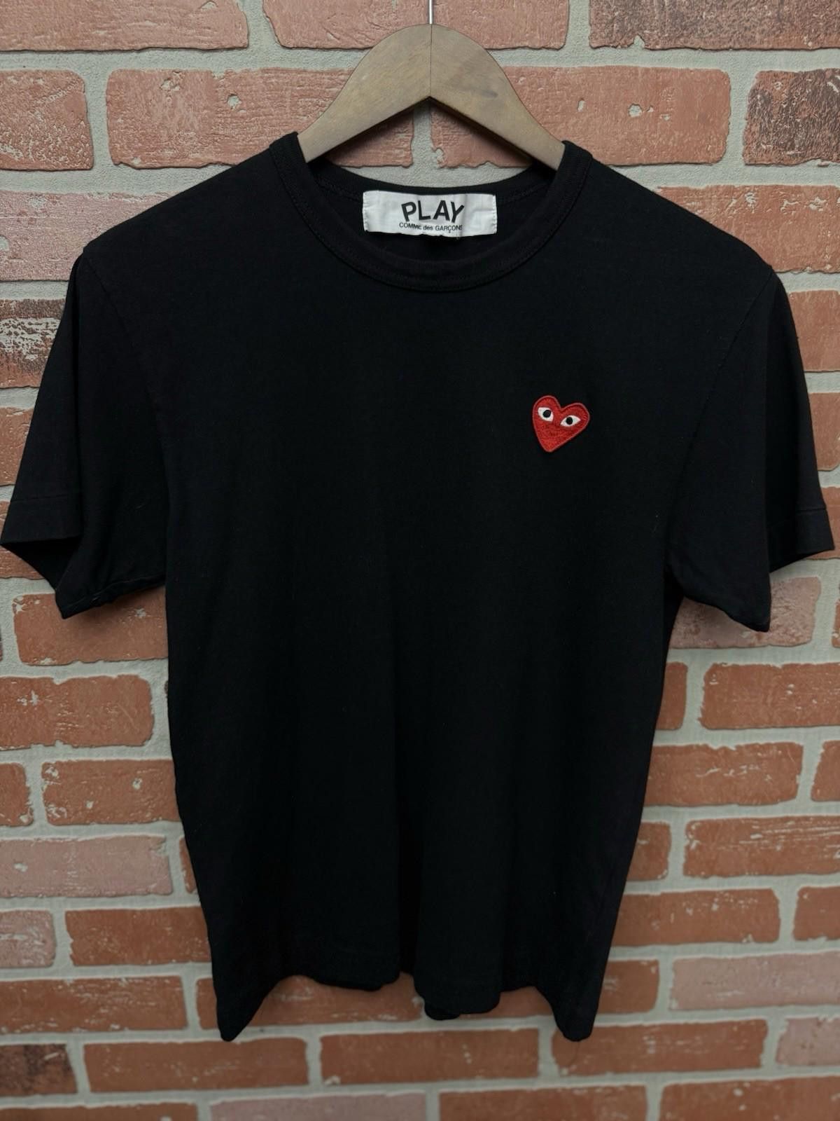 Comme des Garcons COMME DES GARCONS CDG PLAY RED HEART EYE LOGO Black Small Size US S / EU 44-46 / 1 - 1 Thumbnail