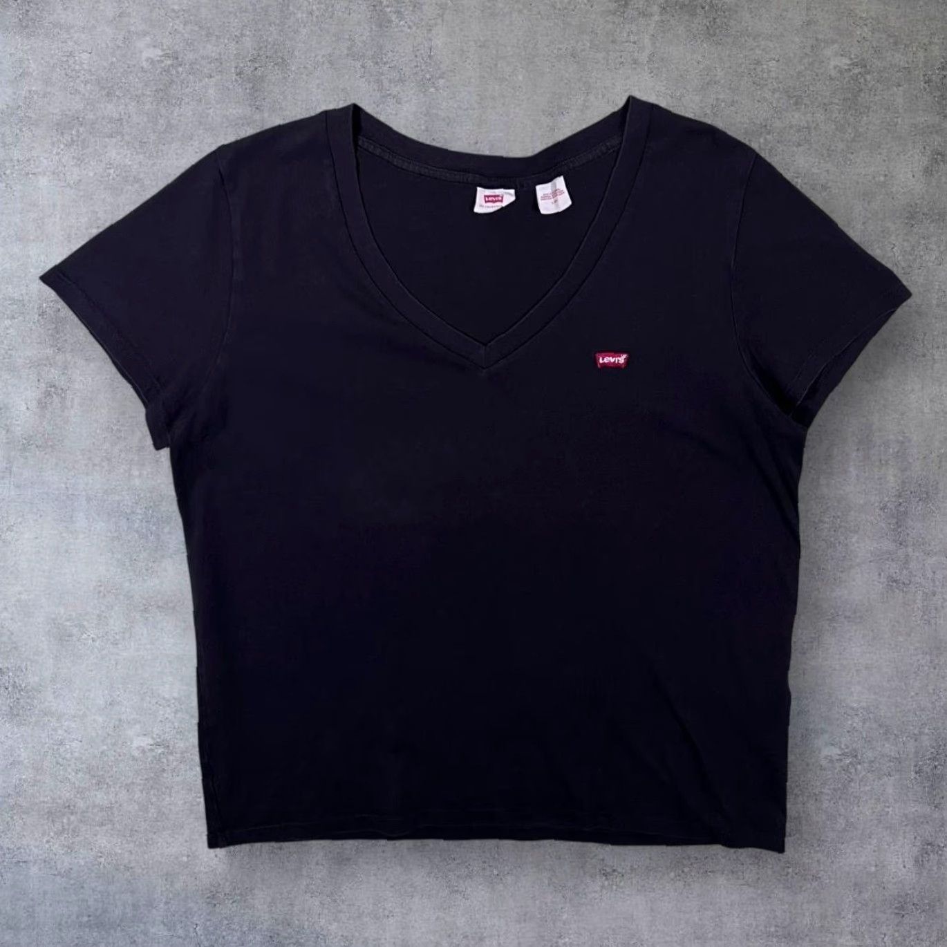 Levi's Levi's Classic Mini Red Tab Logo Black Scoop V-Neck Short Sleeve T-Shirt Womens Large Black Size L / US 10 / IT 46 - 2 Thumbnail