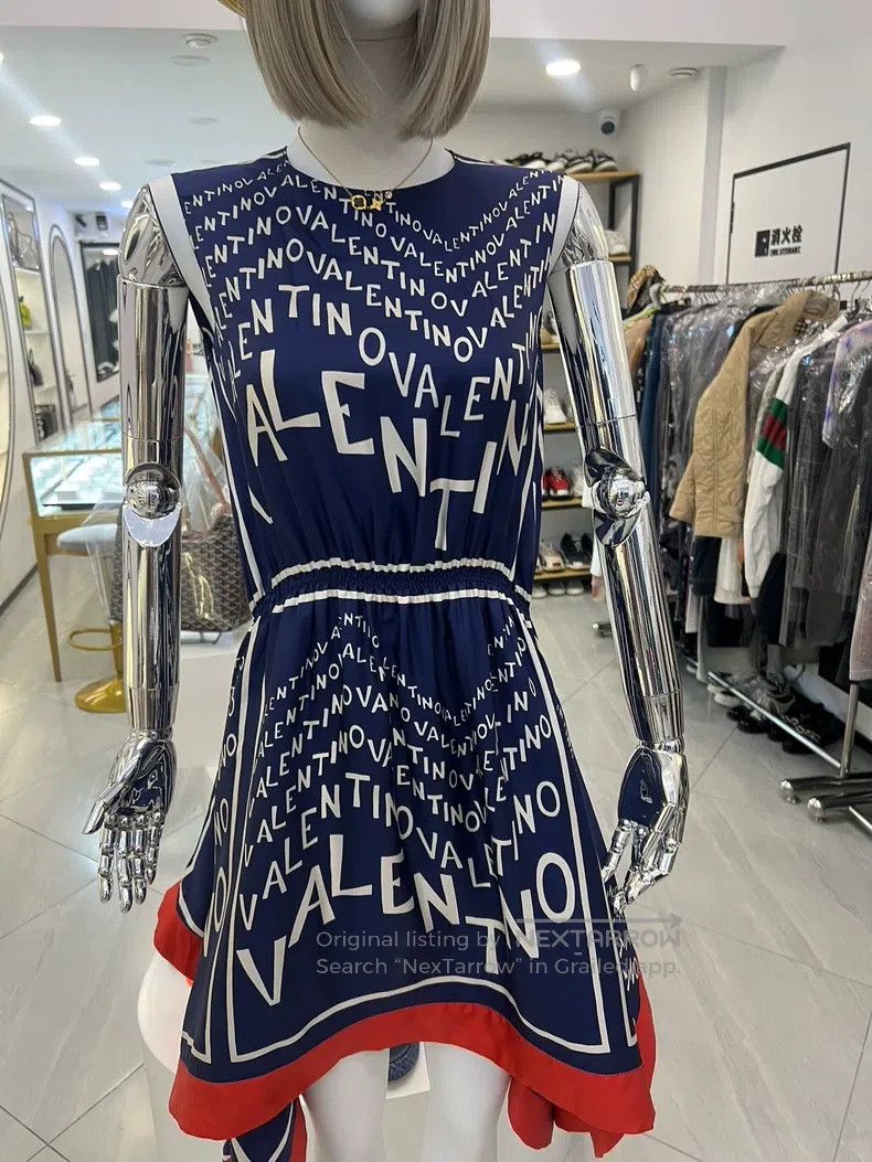 Valentino Valentino Silk dress Size M / US 6-8 / IT 42-44 - 1 Thumbnail