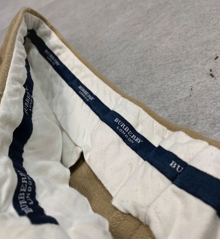 Burberry 90s Burberry Cream vintage wool blend Pleated chino trousers Size US 36 / EU 52 - 4 Thumbnail