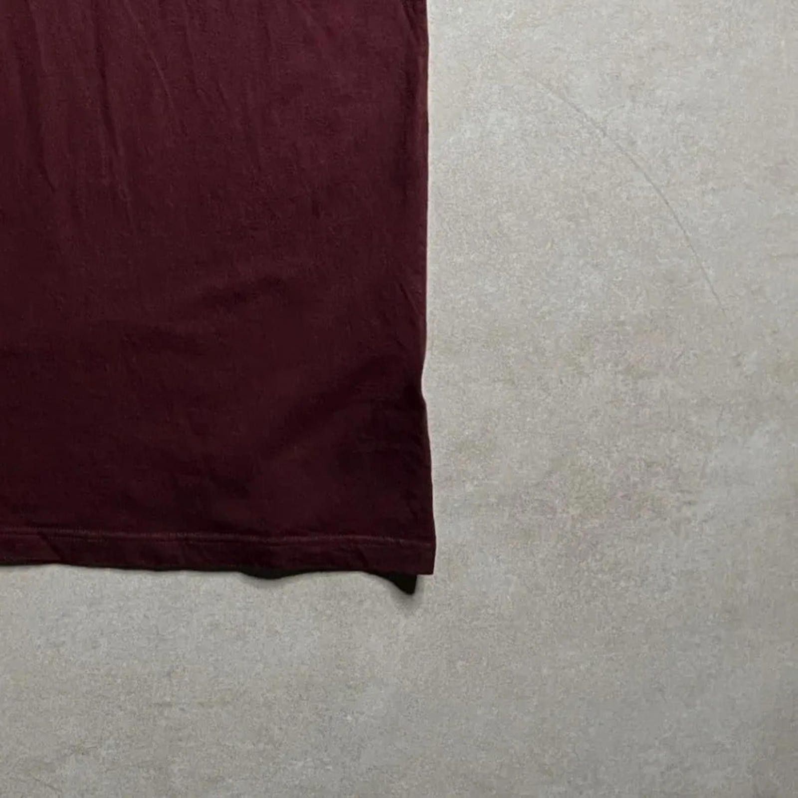 Carhartt Vintage Carhartt Burgundy T-shirt - XL Size US XL / EU 56 / 4 - 9 Thumbnail