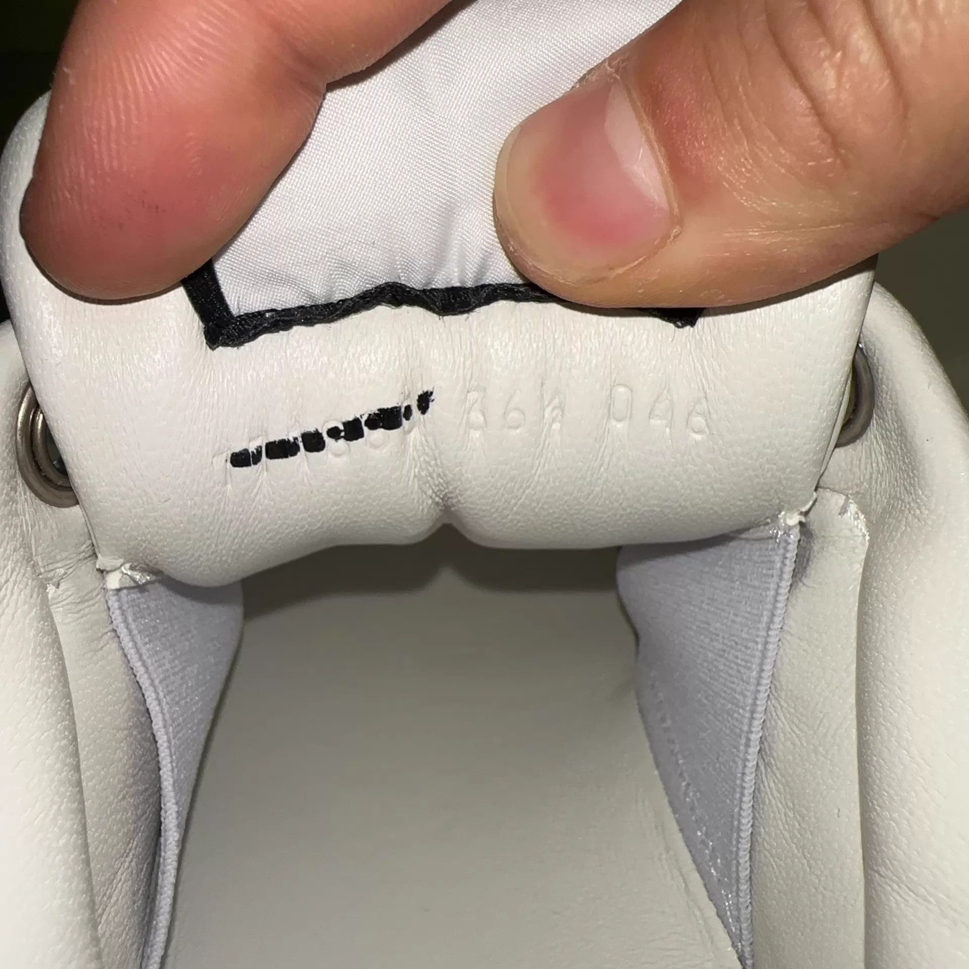 Gucci GUCCI Screener women's white sneaker Size US 6 / IT 36 - 5 Thumbnail
