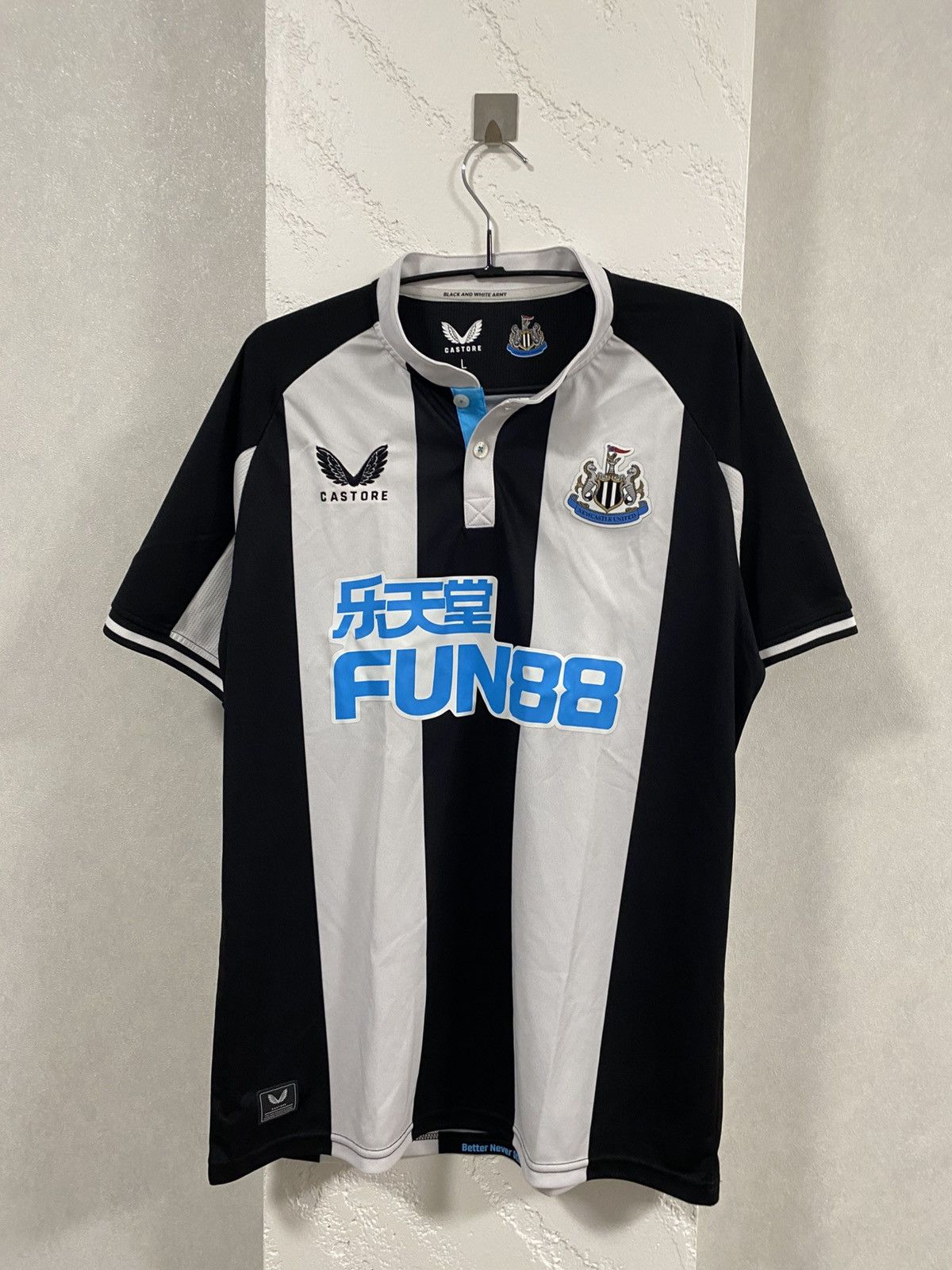 Castore Castore Newcastle United 2021-2022 Home Soccer Jersey Sz: L Size US L / EU 52-54 / 3 - 1 Thumbnail
