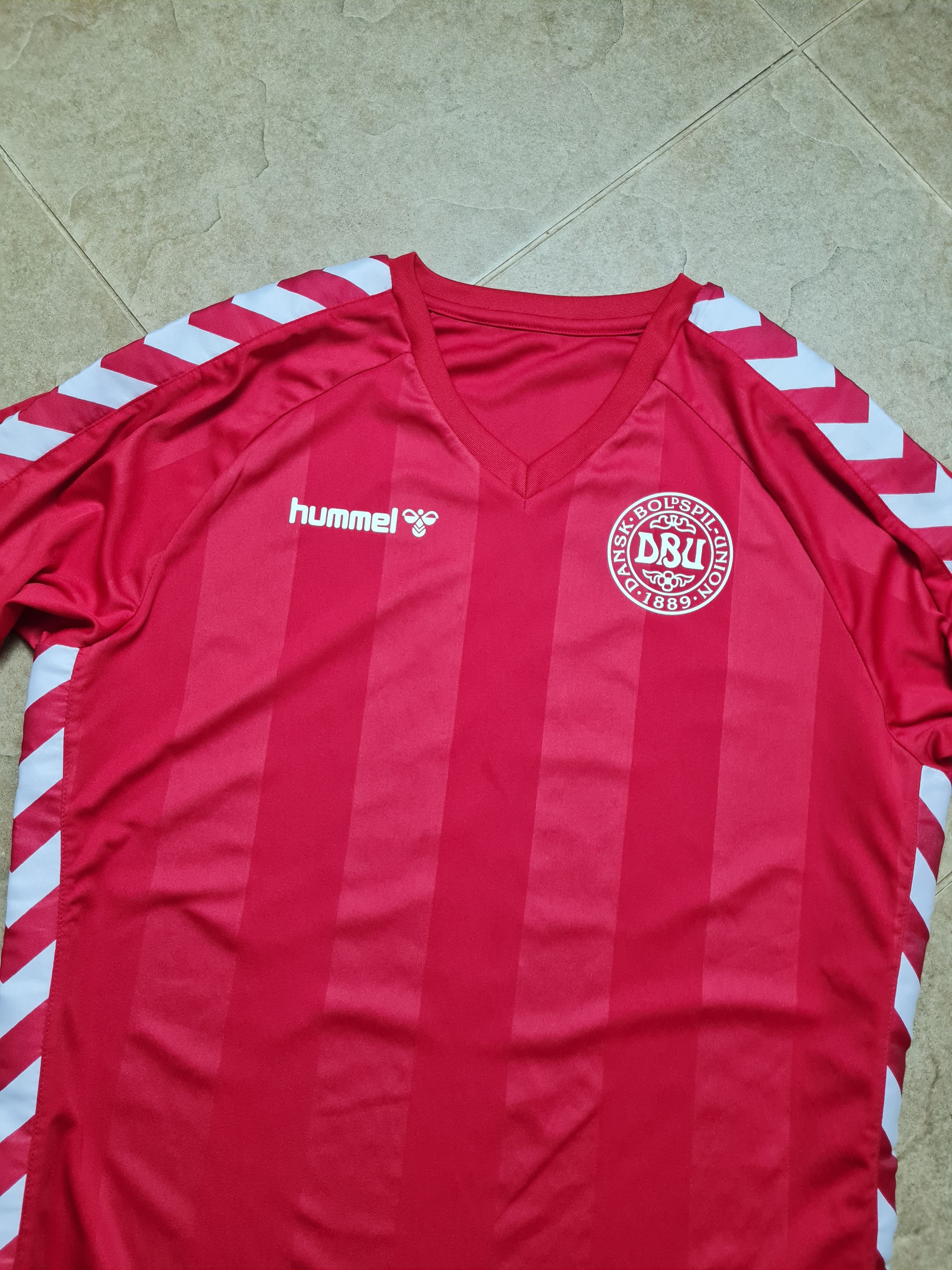 Hummel RETRO DENMARK 1983 #8 JESPER OLSEN FOOTBALL SHIRT HUMMEL Size US M / EU 48-50 / 2 - 2 Thumbnail