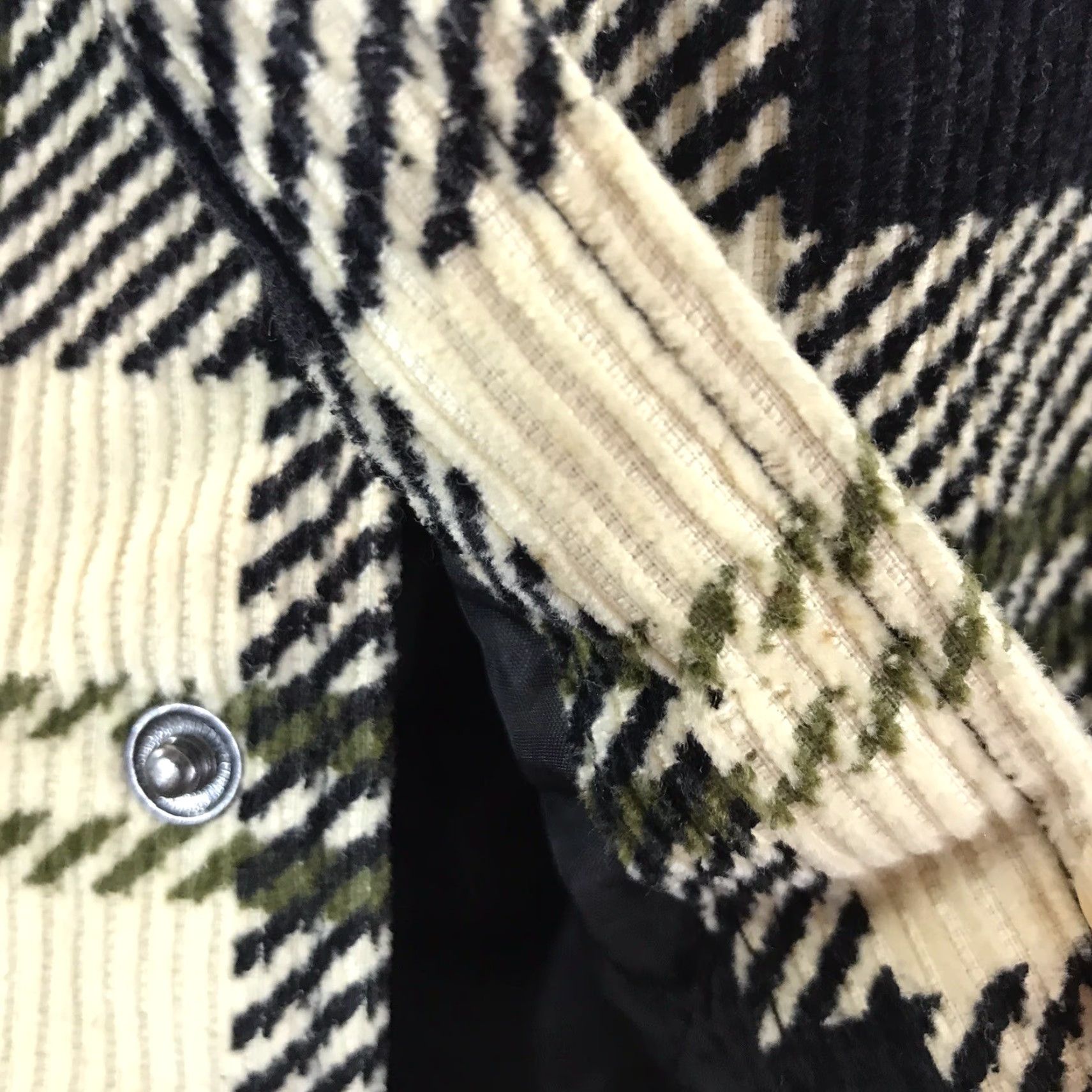 H&M H&M Plaid Corduroy Heavyweight Snap Button Jacket Womens Size M Size M / US 6-8 / IT 42-44 - 3 Thumbnail