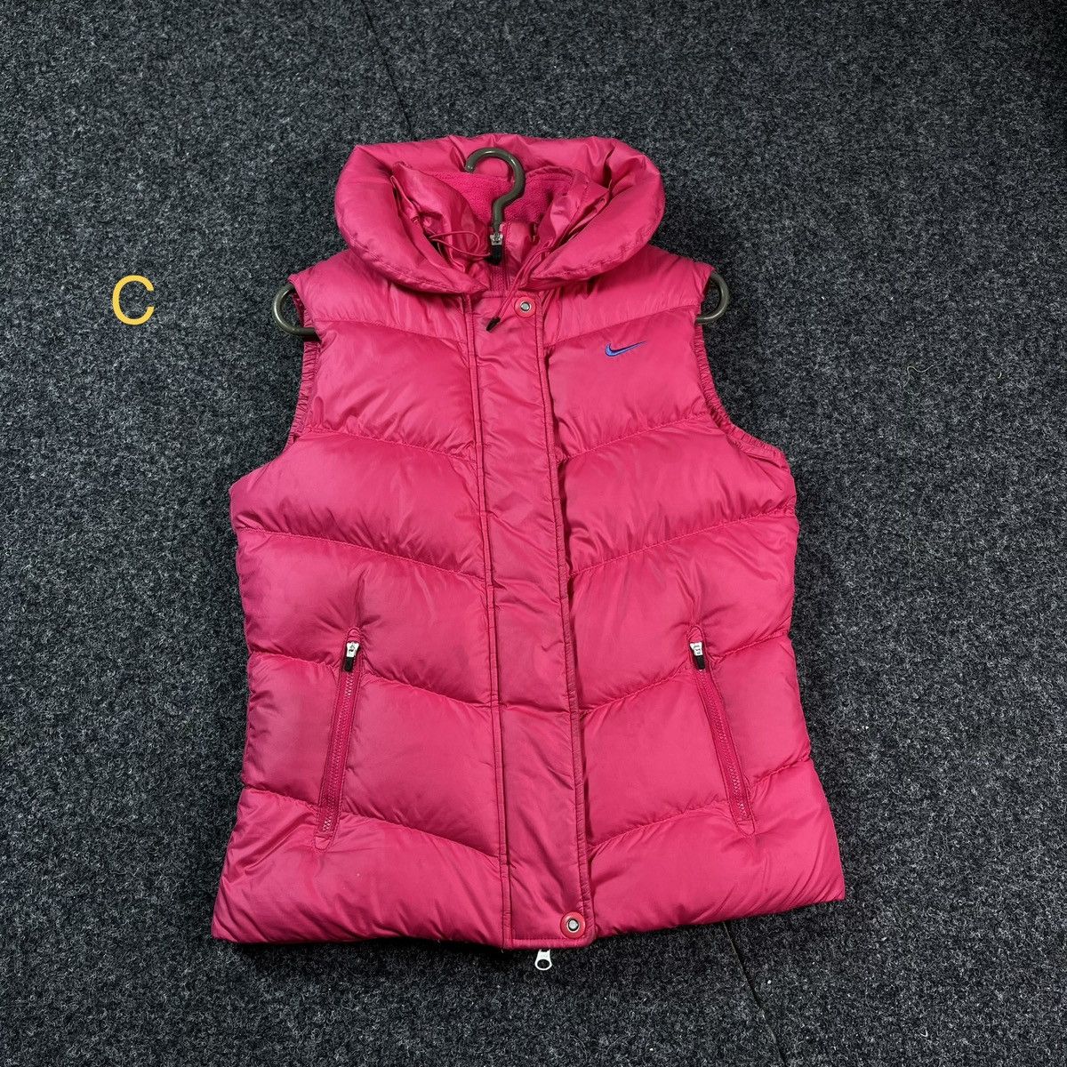 Nike Vintage Womens Nike Puffer Down Vest Size S / US 4 / IT 40 - 1 Thumbnail