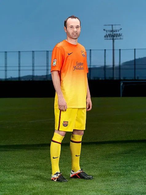 Nike Nike FC Barcelona 2012/2013 Away Football Shorts Size US 34 / EU 50 - 2 Thumbnail