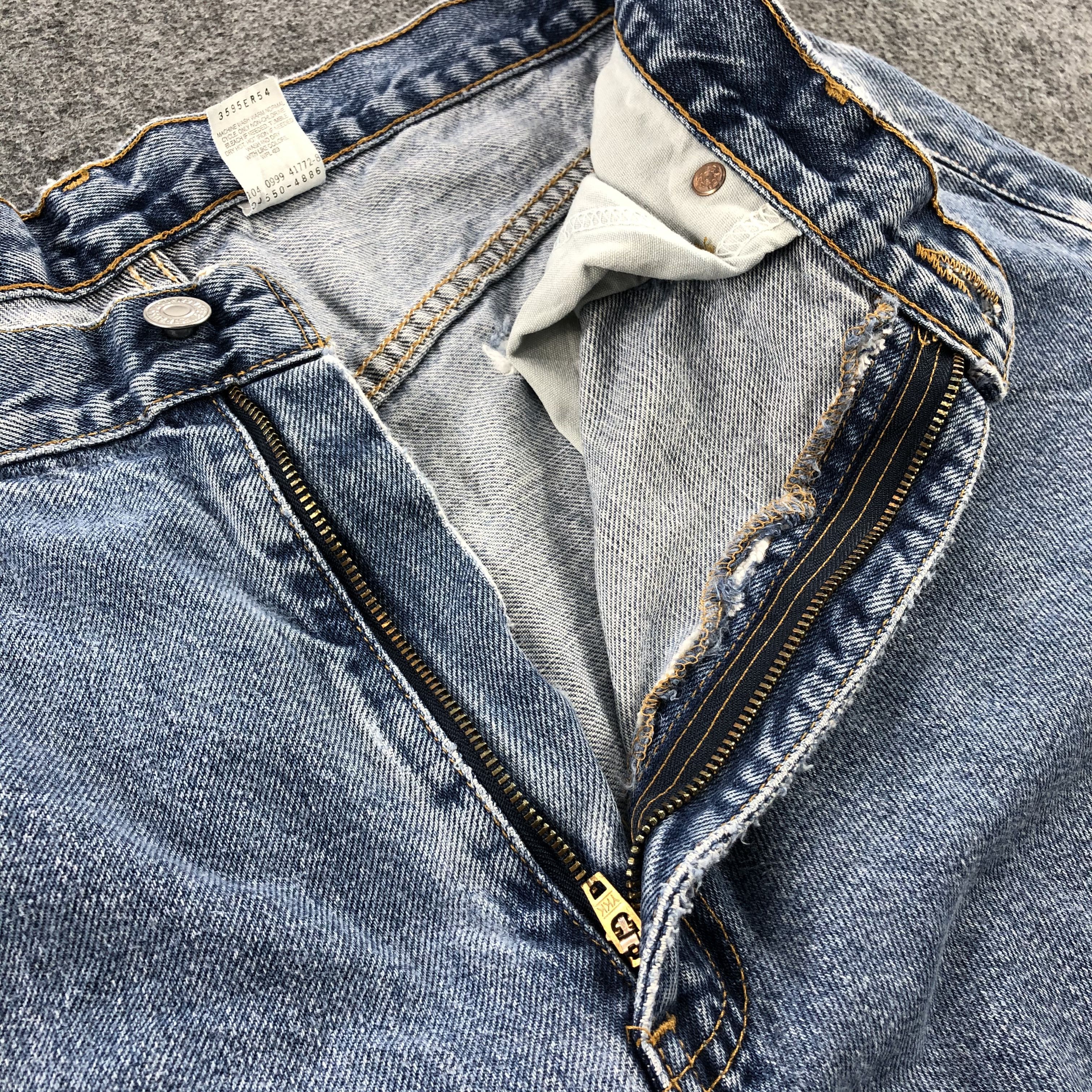 Levi's × Vintage Vintage 90s Blue Wash Levis 550 Jeans-JM1684 Size US 35 - 11 Thumbnail