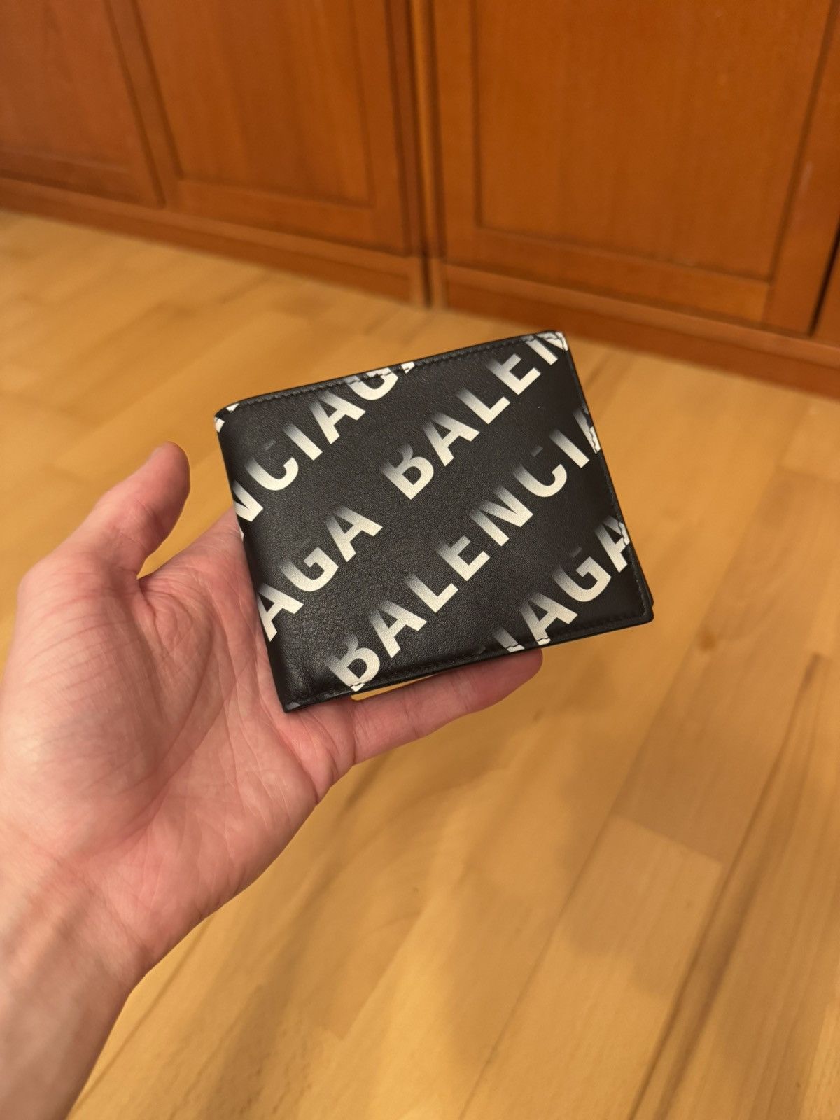 Balenciaga Balenciaga Gradient Black Wallet Size ONE SIZE - 1 Thumbnail
