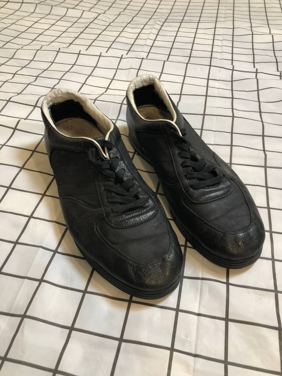 Gucci GUCCI Low Trainer Sneaker Black Size US 9.5 / EU 42-43 - 1 Thumbnail