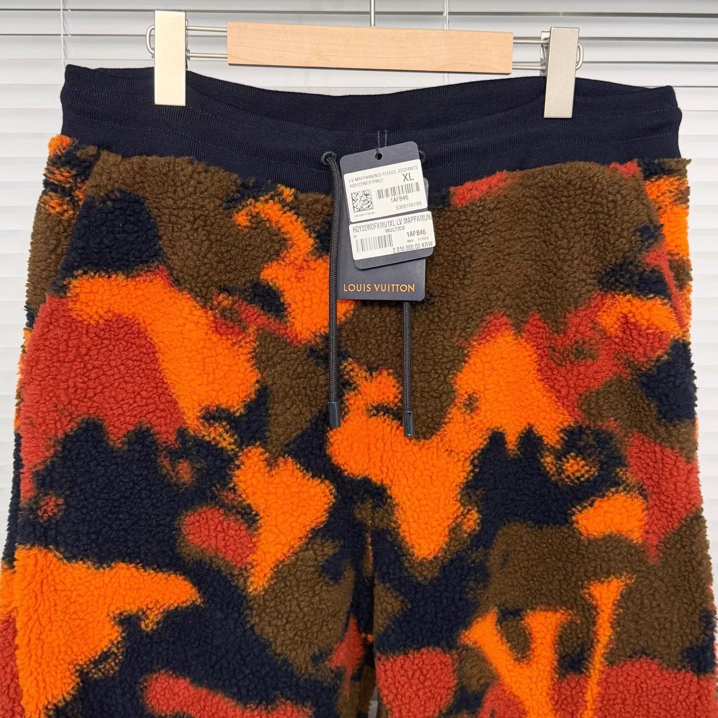 Louis Vuitton LV Teddy Fleece Gradient Print Drawstring Joggers XL Orange Size US 42 / EU 58 - 3 Thumbnail