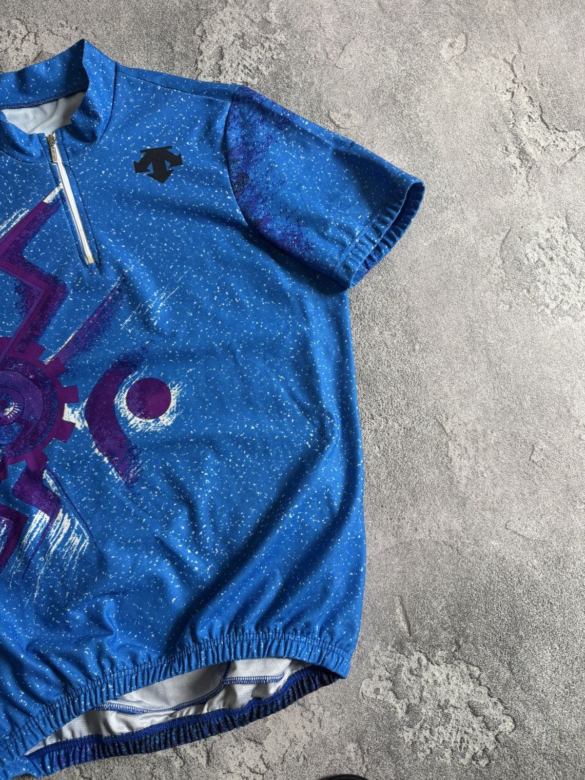 Descente × Vintage Descente L all printed vintage cycling jersey tee T-shirt Size US L / EU 52-54 / 3 - 10 Thumbnail