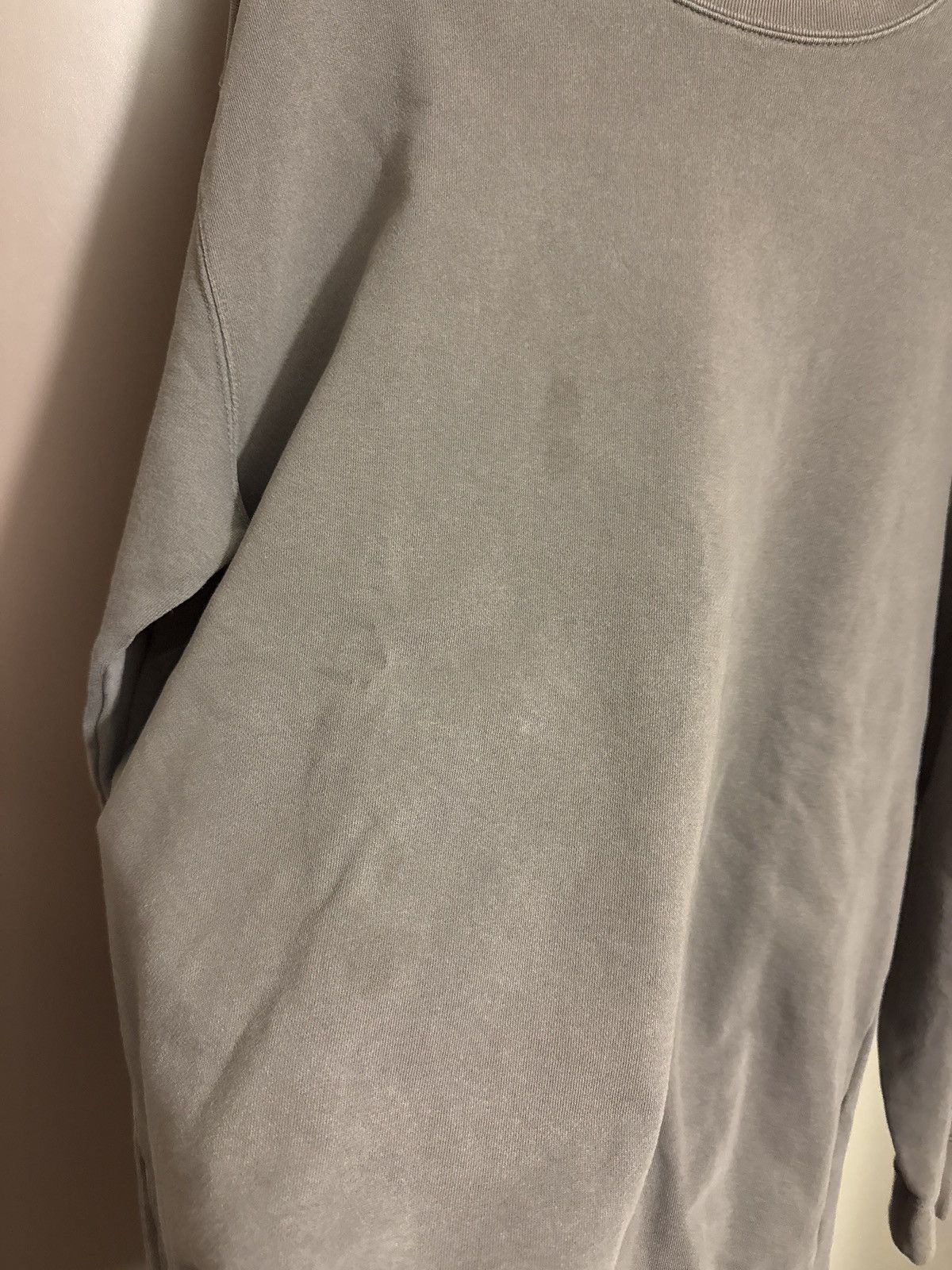 Number (N)ine number (n)ine crewneck (believed to be aw22) Size US L / EU 52-54 / 3 - 6 Thumbnail