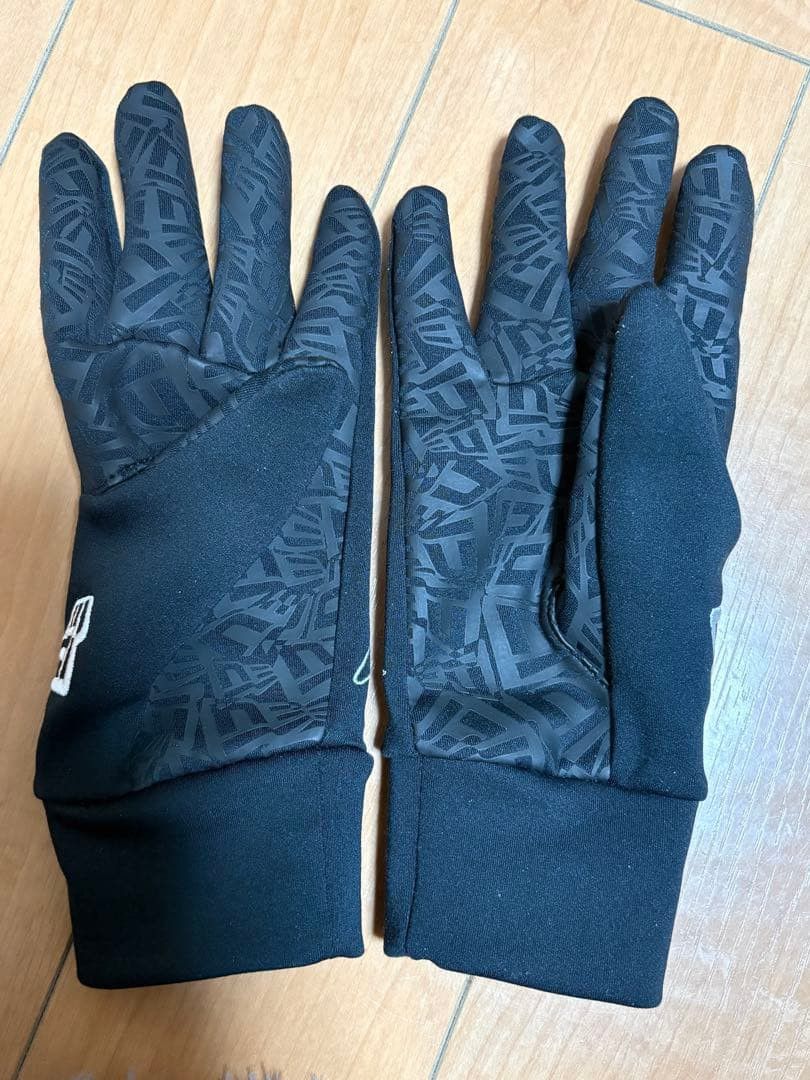 New Era × Yohji Yamamoto YOHJI YAMAMOTO POUR HOMME x NEW ERA Gloves Black Size ONE SIZE - 2 Thumbnail