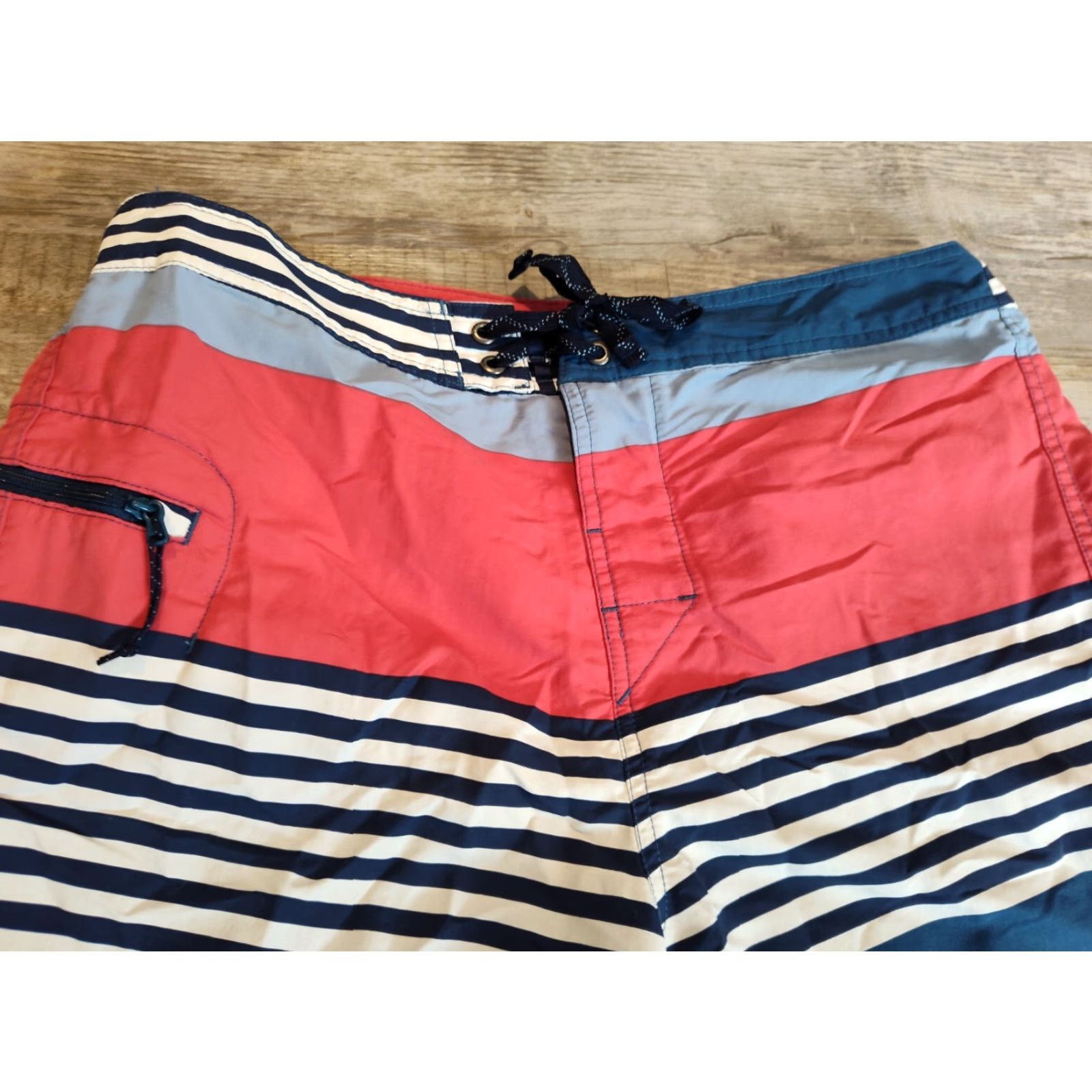 Patagonia Patagonia Wavefarer Board Shorts Mens 34 Blue Red Striped Swim Trunks Zip Pocket Size US 34 / EU 50 - 4 Thumbnail