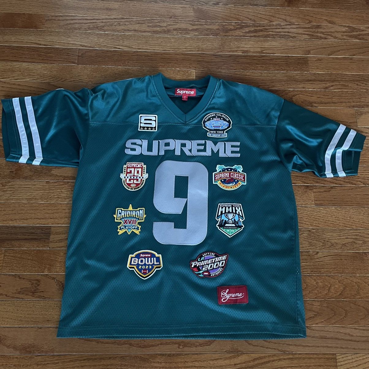 シャツ Supreme Championships Football Jersey Supreme Championships Embroidered Football Jersey Gold Men's