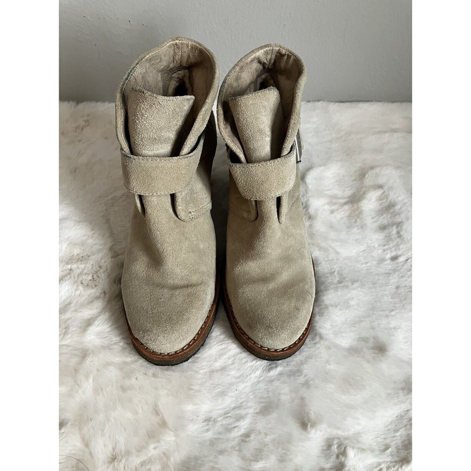 UGG Mini boots Women's Sand 1/2 inch heel fur inside sz