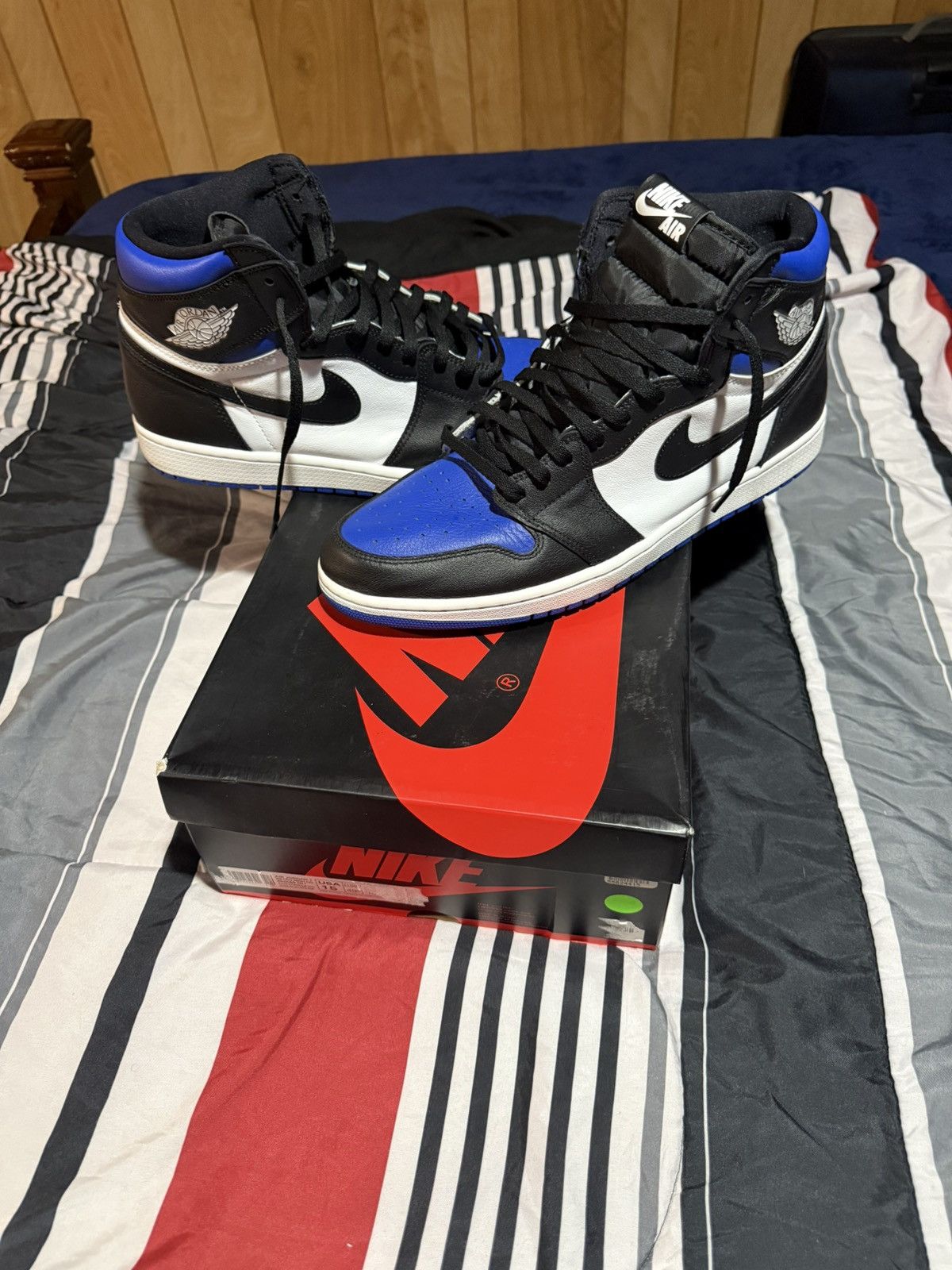 Jordan Brand Size 15 - Jordan 1 Retro High OG Royal Toe 2020 Size US 15 / EU 48 - 1 Thumbnail