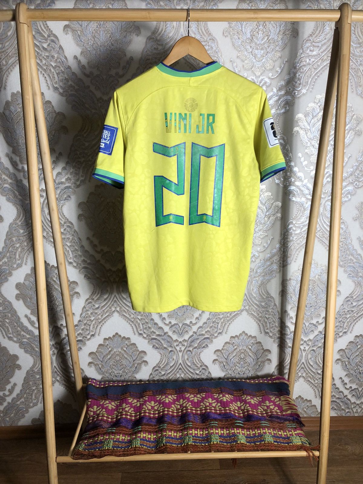 Other VERY RARE NIKE BRAZIL VINI JR SOCCER JERSEY RETRO Y2K 90s Size US M / EU 48-50 / 2 - 9 Thumbnail