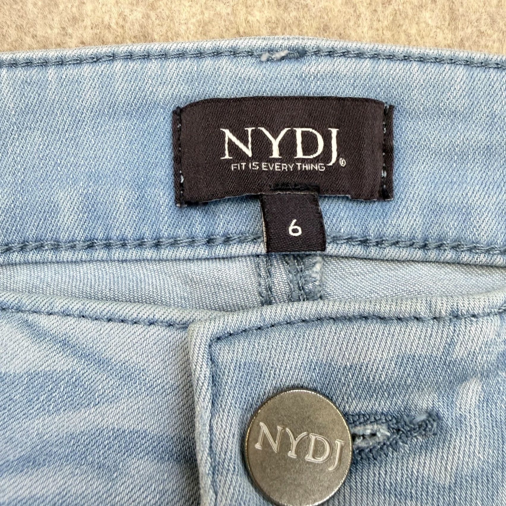 NYDJ NYDJ Bermuda Shorts Womens 6 Blue Zebra Print Mid Rise Denim Lift Tuck Shirt Size 28" / US 6 / IT 42 - 6 Thumbnail