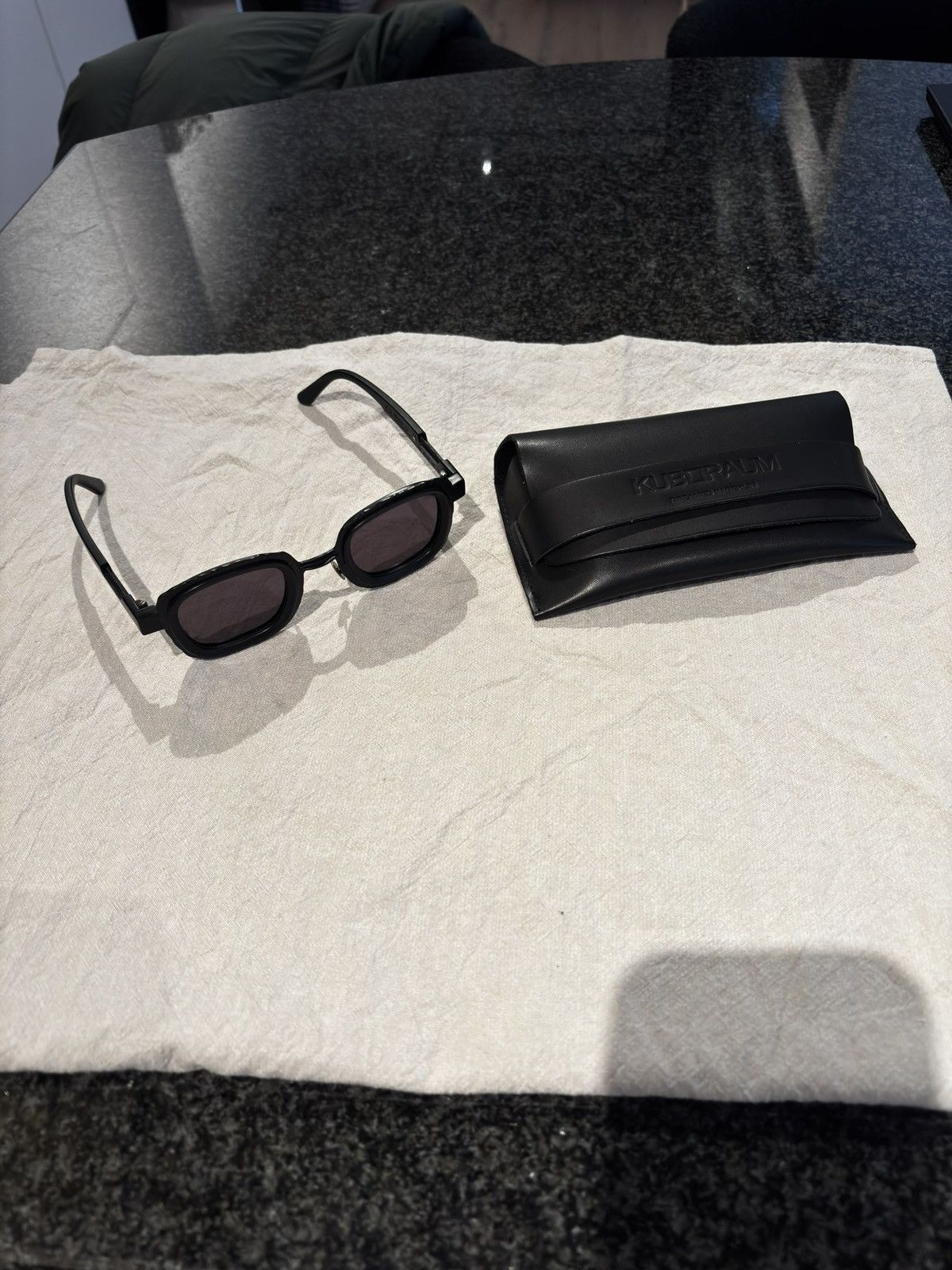 Kuboraum Kuboraum Maske Z8 Black Sunglasses Size ONE SIZE - 1 Thumbnail