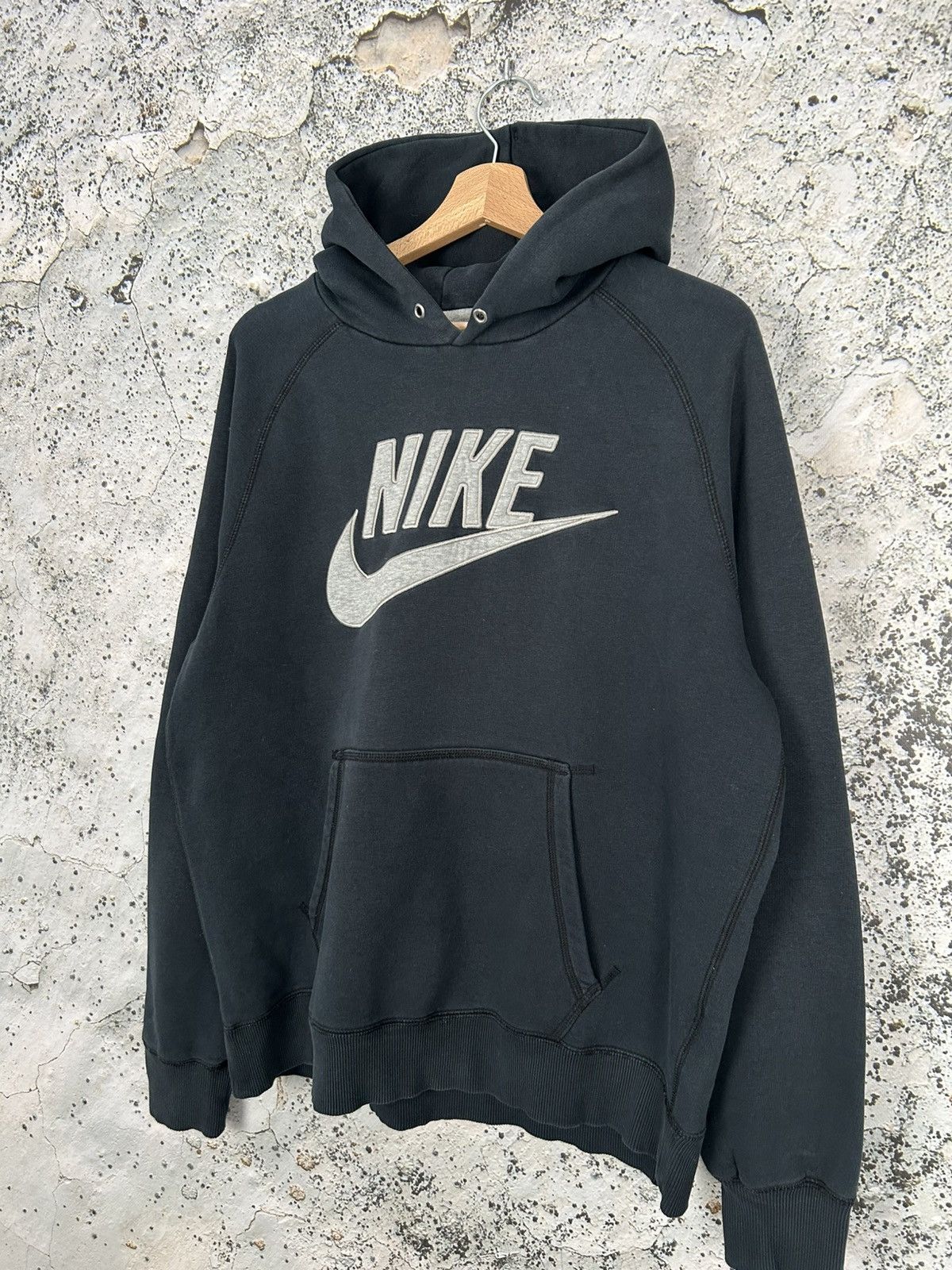 Nike Vintage Nike Center Big Swoosh Logo Hoodie Streetwear Y2K Size US L / EU 52-54 / 3 - 2 Thumbnail