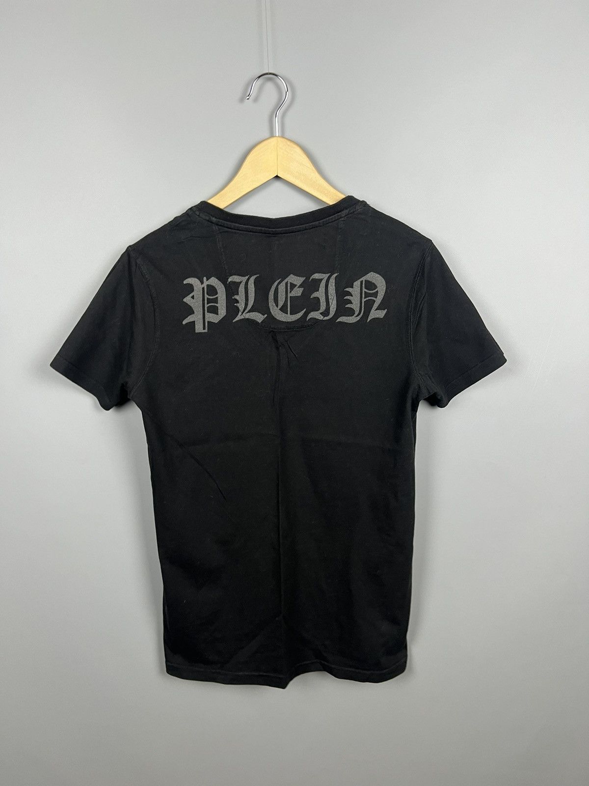 Philipp Plein (S) Skull Rhinestone v- neck T-Shirt Limited Edition biglogo Size US S / EU 44-46 / 1 - 8 Thumbnail