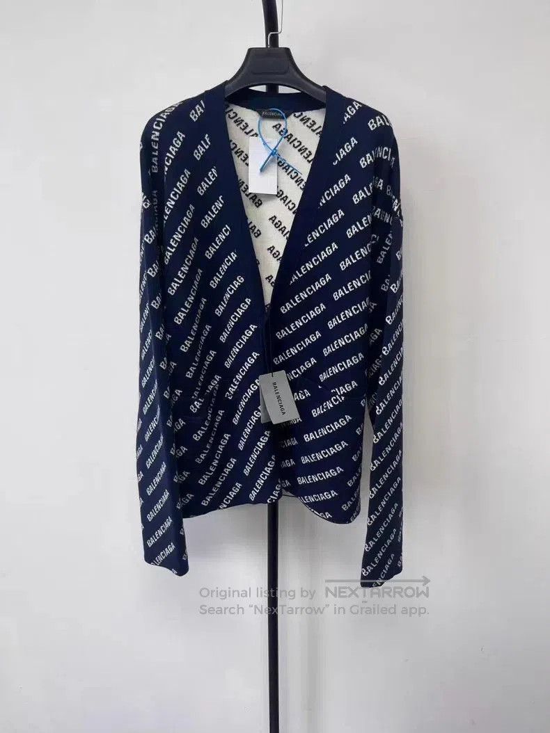 Balenciaga Balenciaga Logo Print Button Knit Sweater. Size US S / EU 44-46 / 1 - 1 Thumbnail