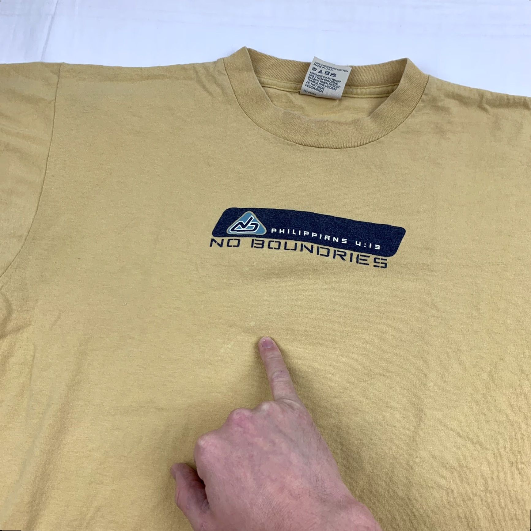 Vintage VINTAGE No Boundries Jesus T Shirt Adult Large Yellow Religion Philippians 4:13 Men L Yellow 90s Jesus Christ Shirt Size US L / EU 52-54 / 3 - 2 Thumbnail