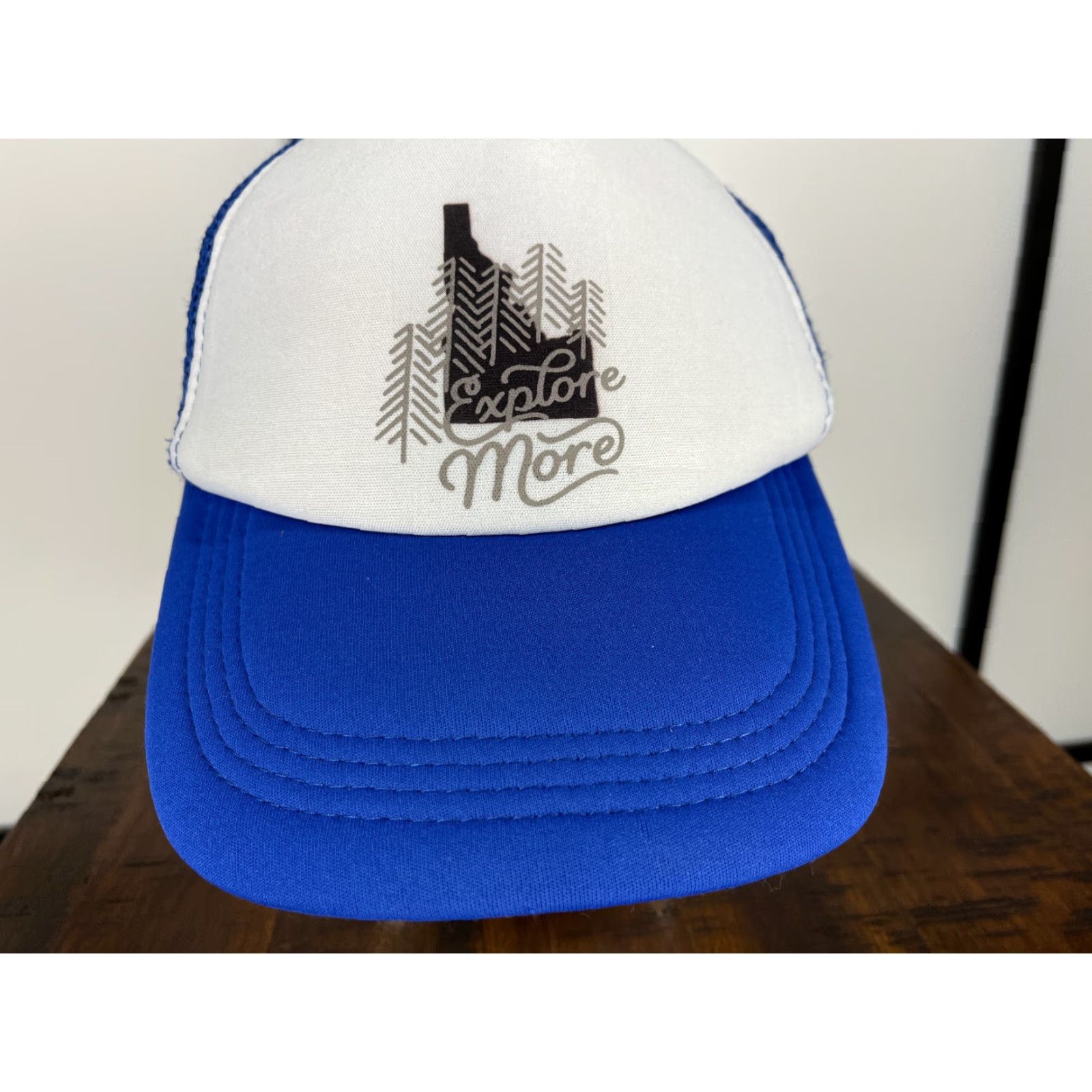 Vintage Snap Back Hat One Size Blue Trucker Polyester Outdoors Adult Size ONE SIZE - 3 Thumbnail