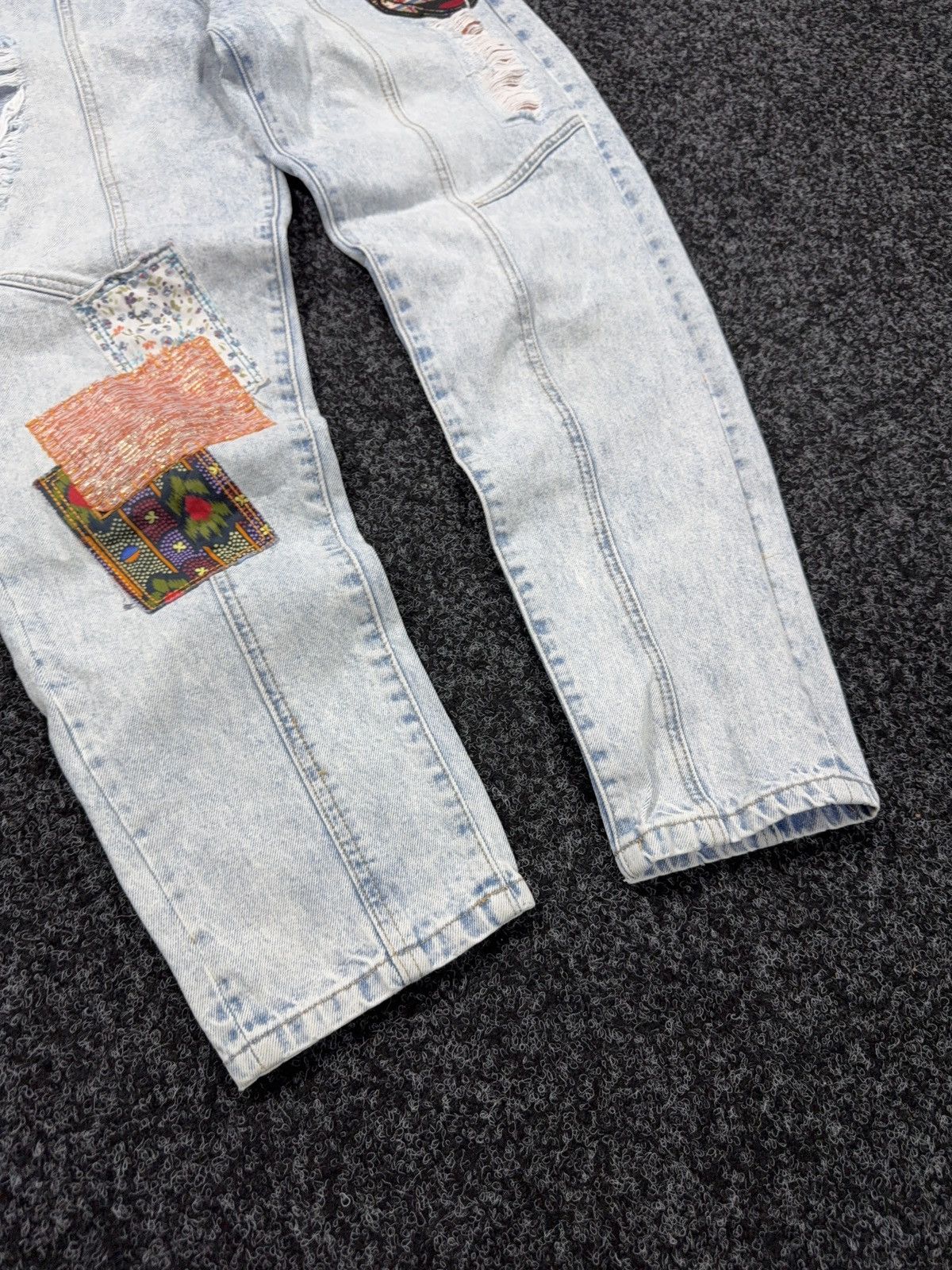 Desigual 00s Y2K Desigual Disney Mickey Patchwork Distressed Jeans Size 28" / US 6 / IT 42 - 4 Thumbnail